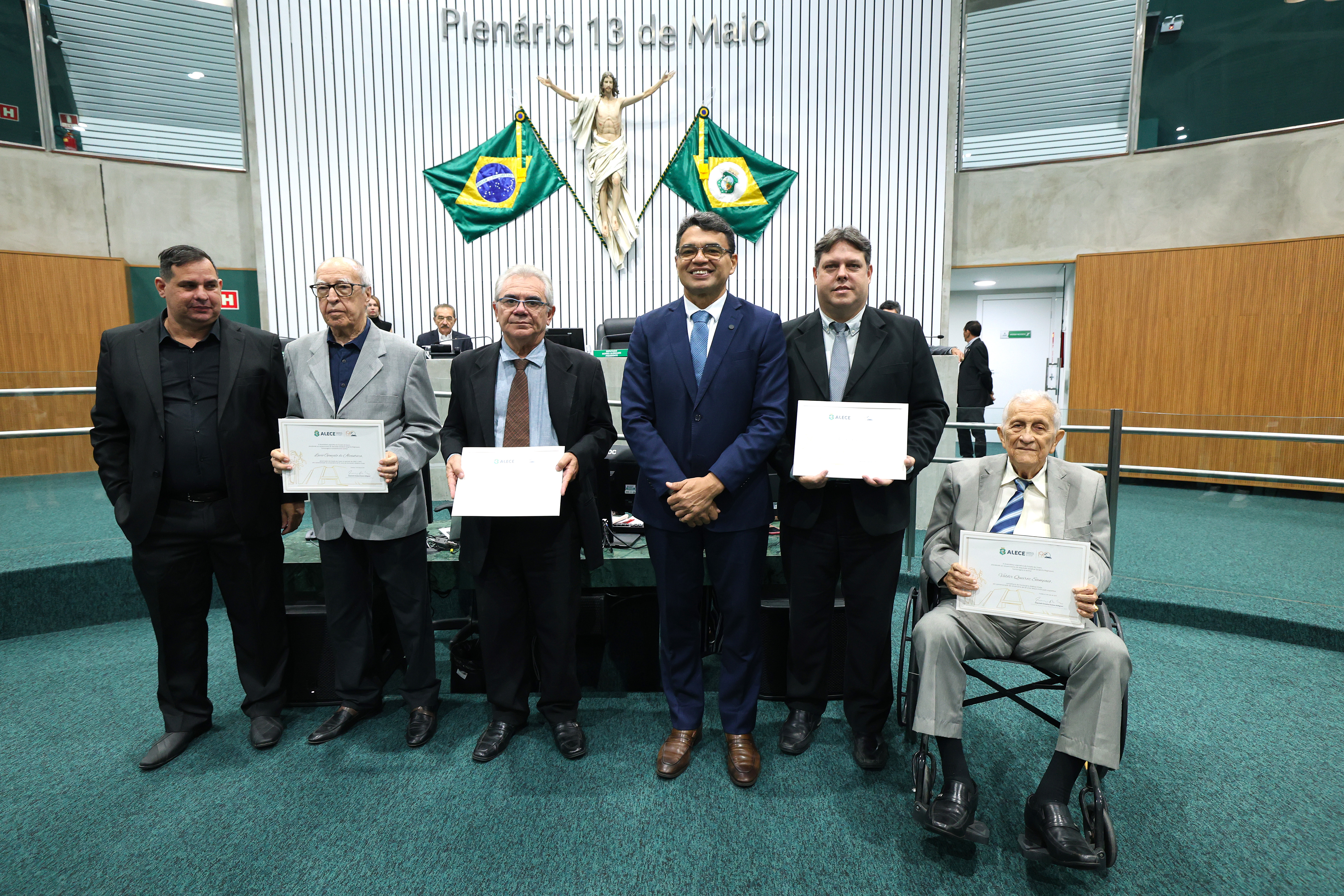 Alece celebra 92 anos de história e conquistas do Ferroviário Atlético Clube em sessão solene