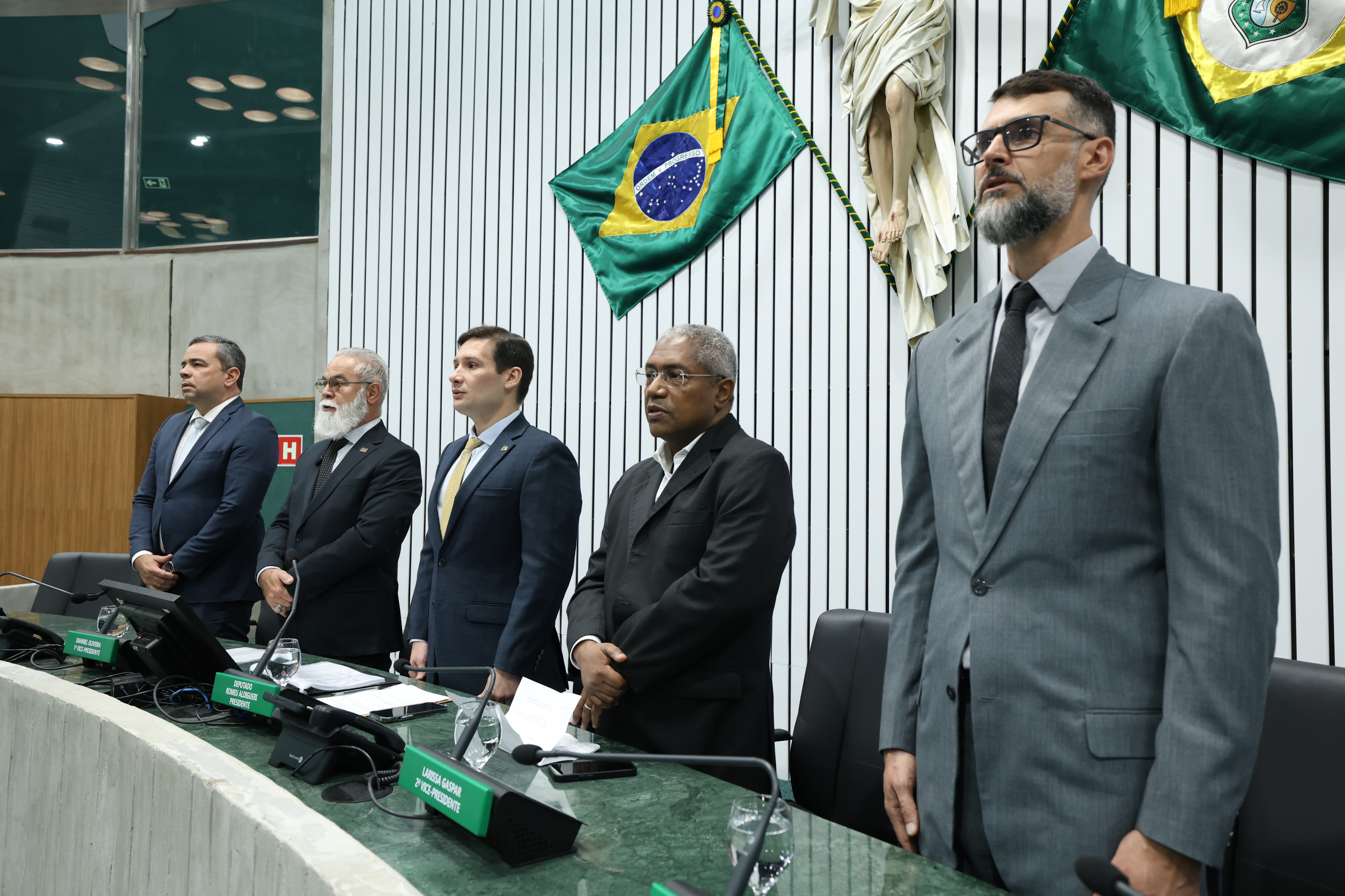Autoridades enaltecem o setor de seguros em sessão solene na Alece