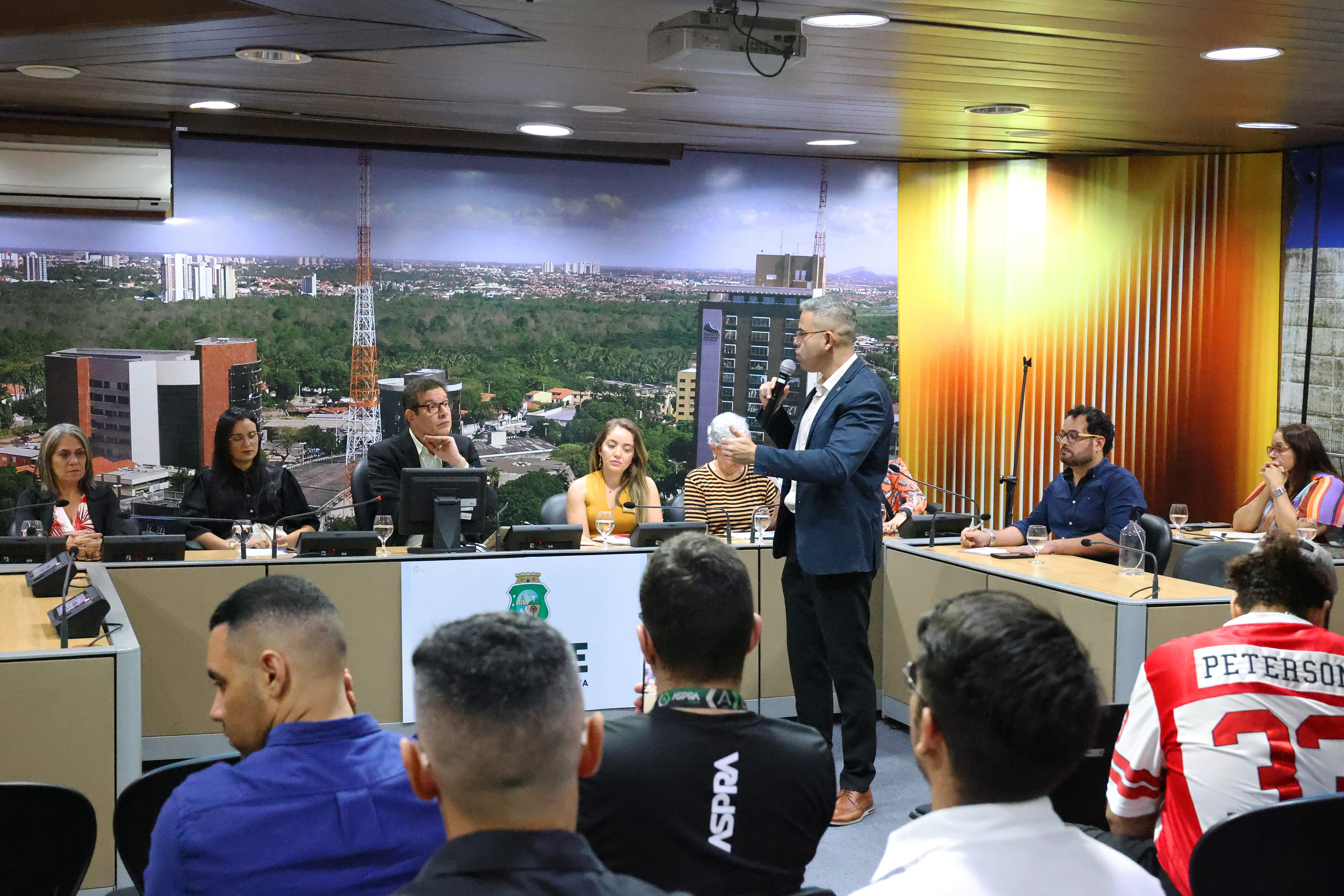 Ações preventivas de saúde mental para profissionais da segurança pública no CE são cobradas em audiência na CDHC