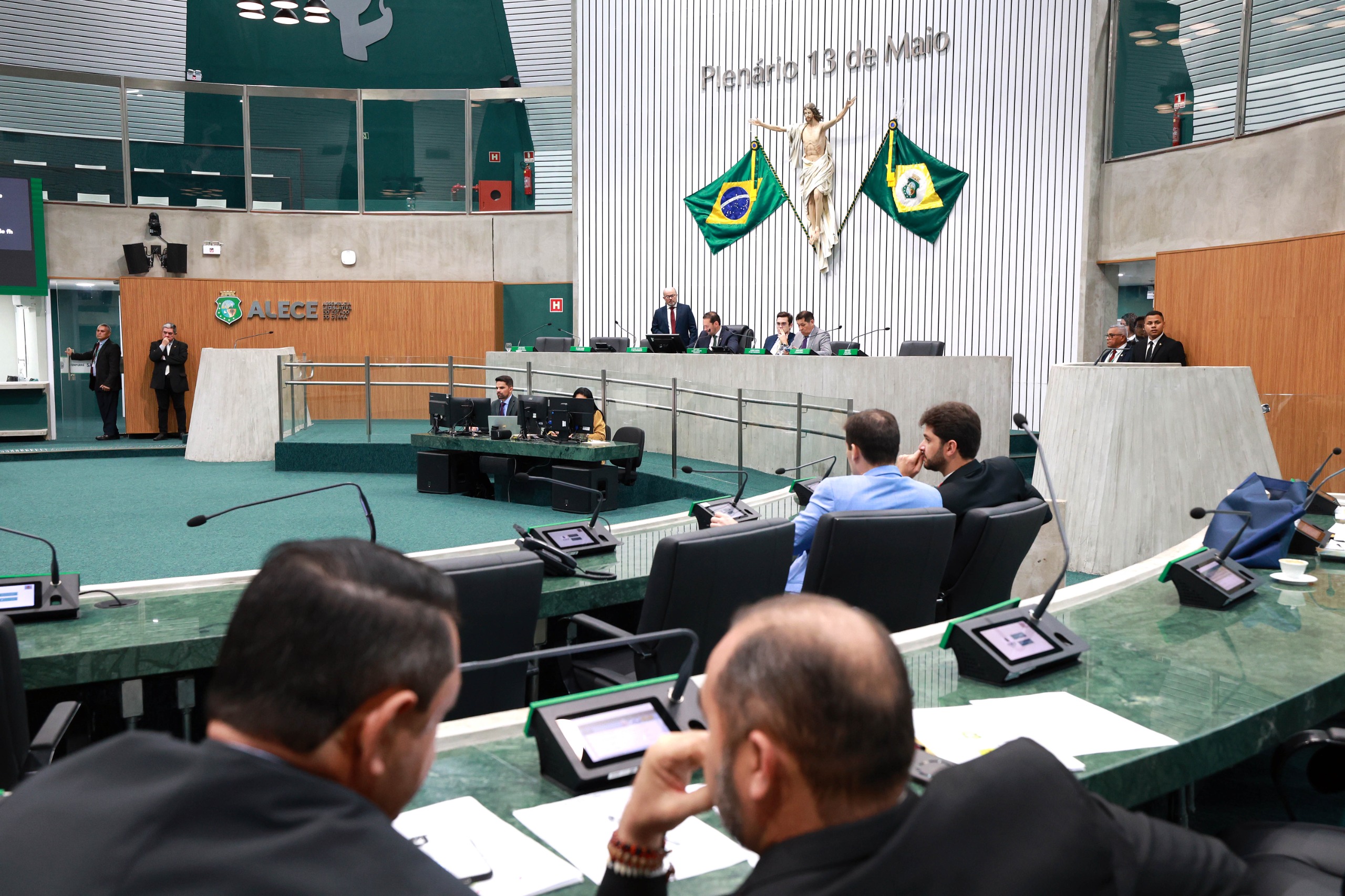 Segurança pública e saúde pautam pronunciamentos na ordem do dia da sessão plenária desta quarta-feira