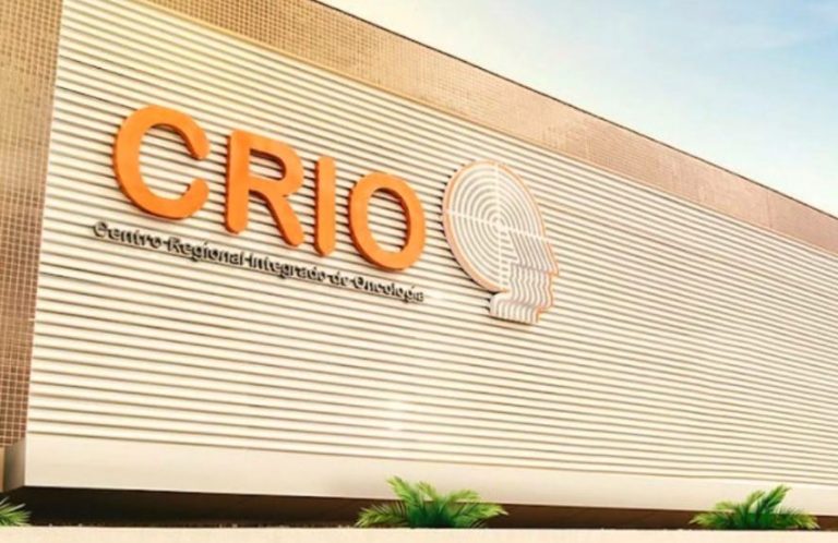 Alece celebra 50 anos do Centro Regional Integrado de Oncologia