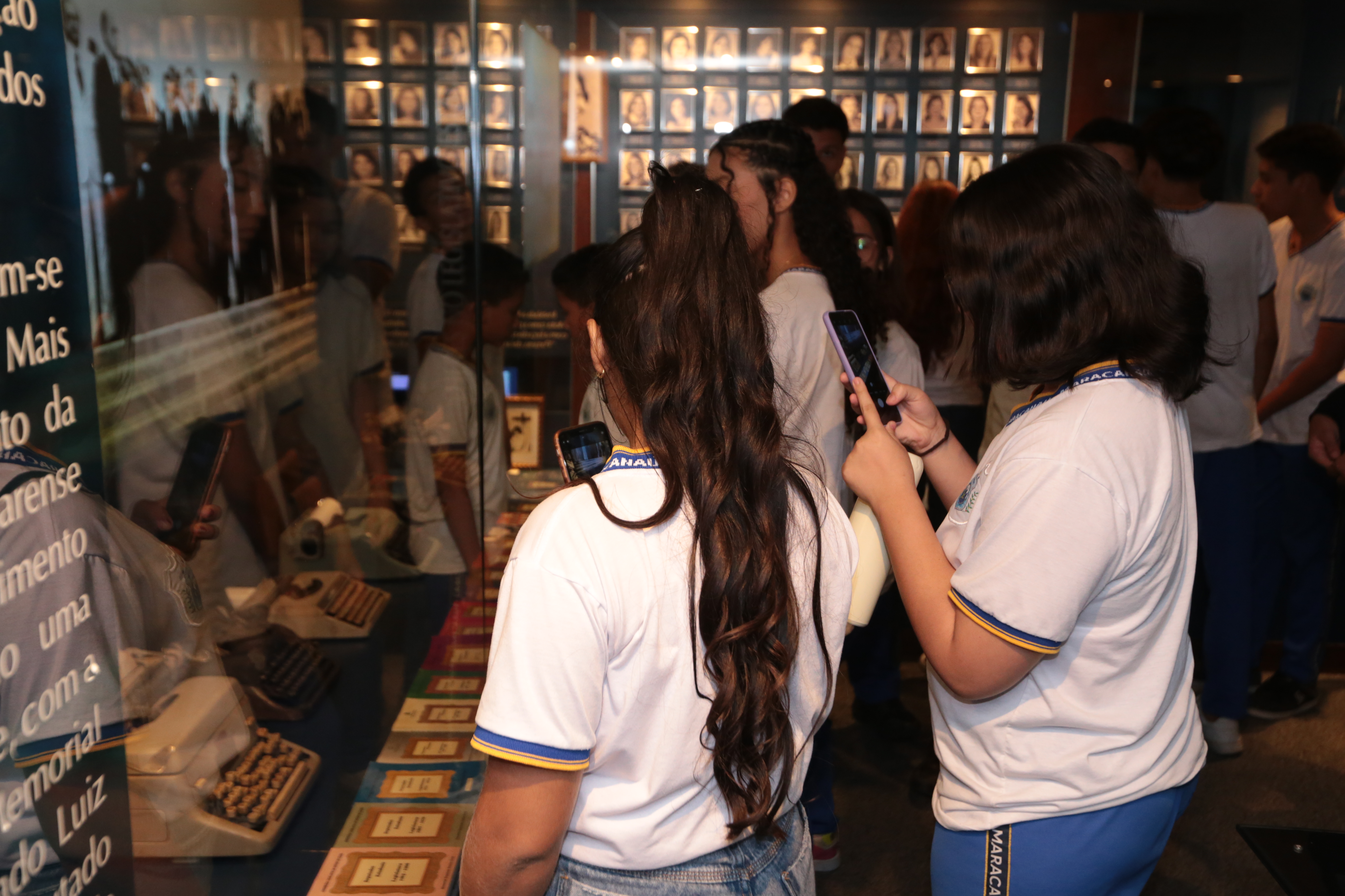 Alunos do ensino fundamental da Escola Municipal  Adauto Ferreira Lima visitam a Alece