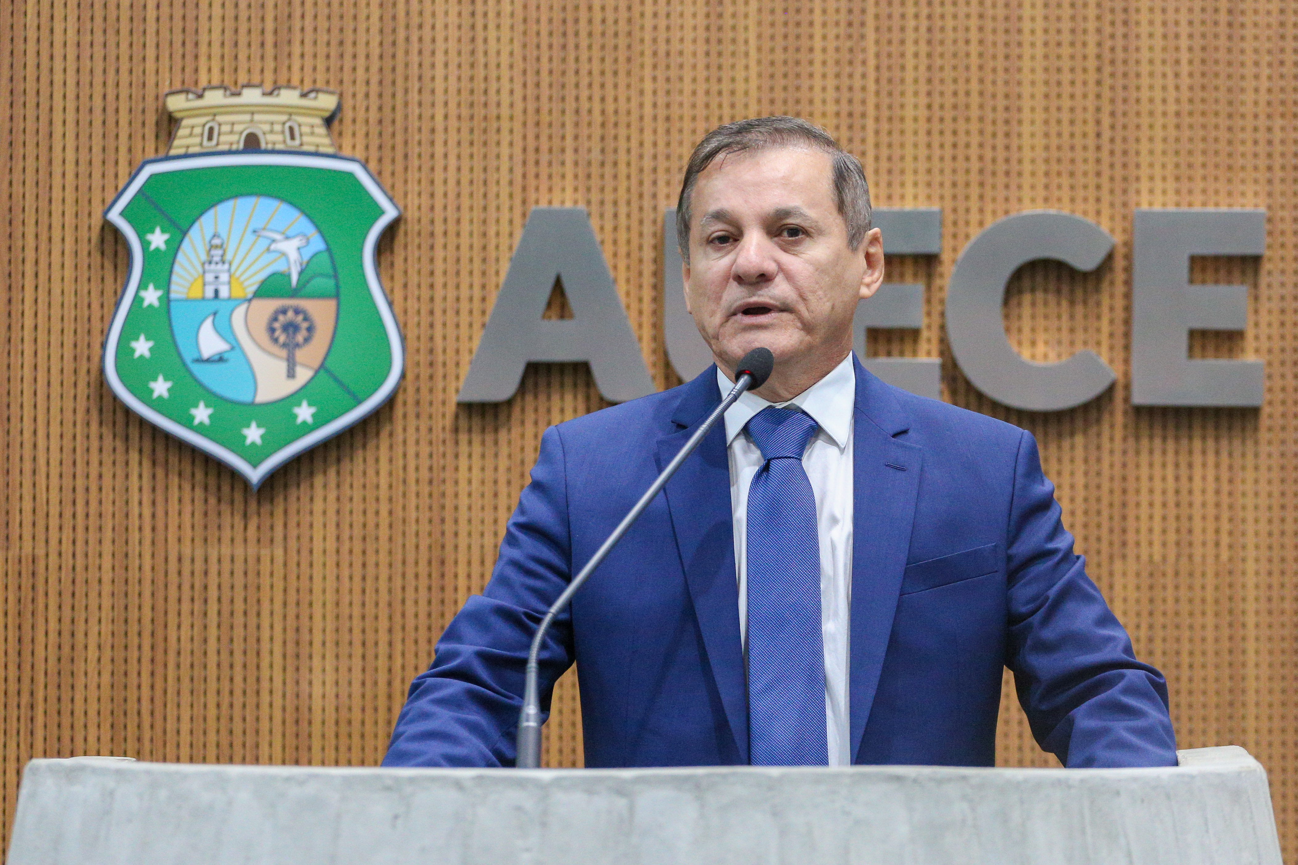 Deputado Firmo Camurça (União)