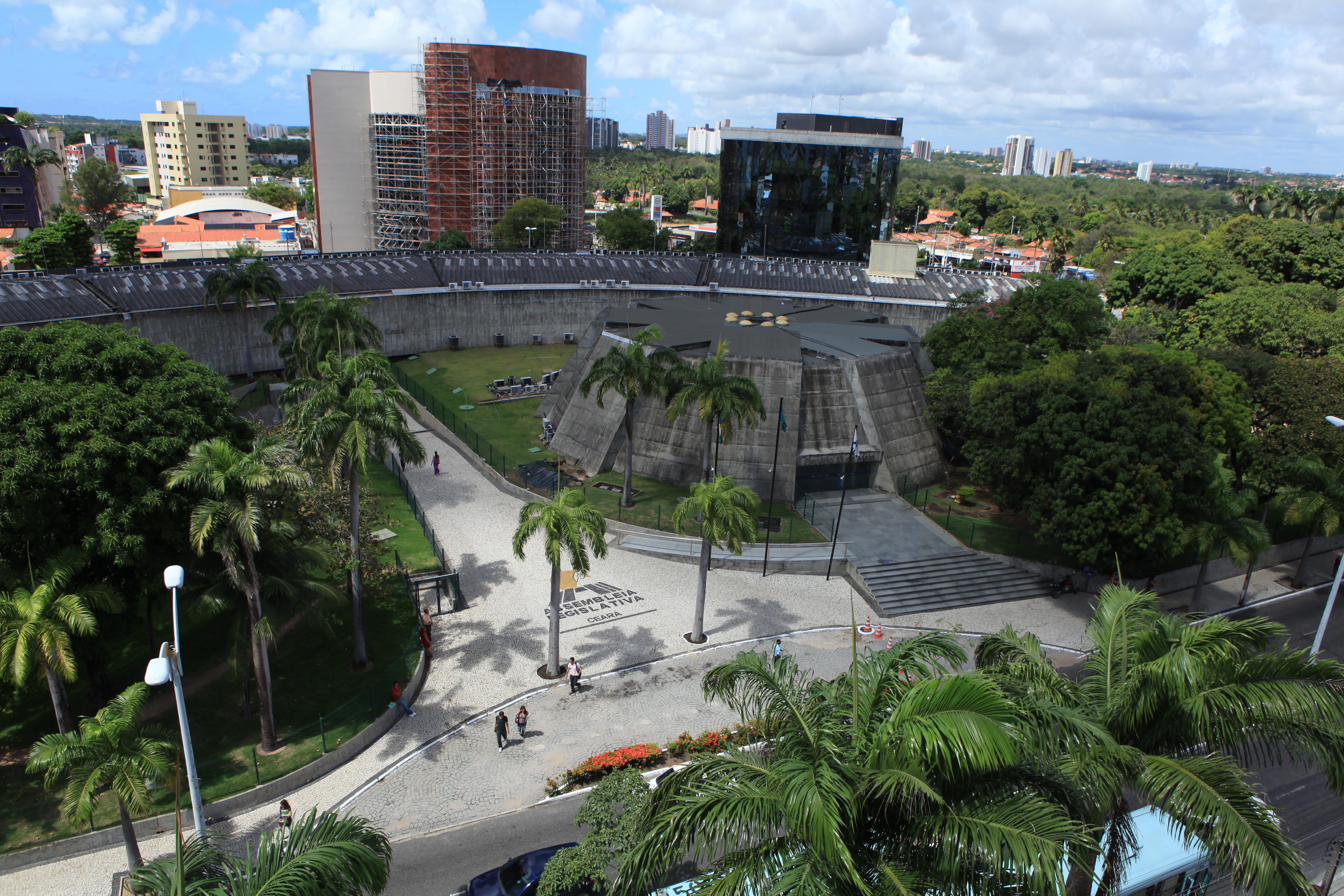Fachada externa do Palácio Deputado Adauto Bezerra (Edifício-Sede da Alece)