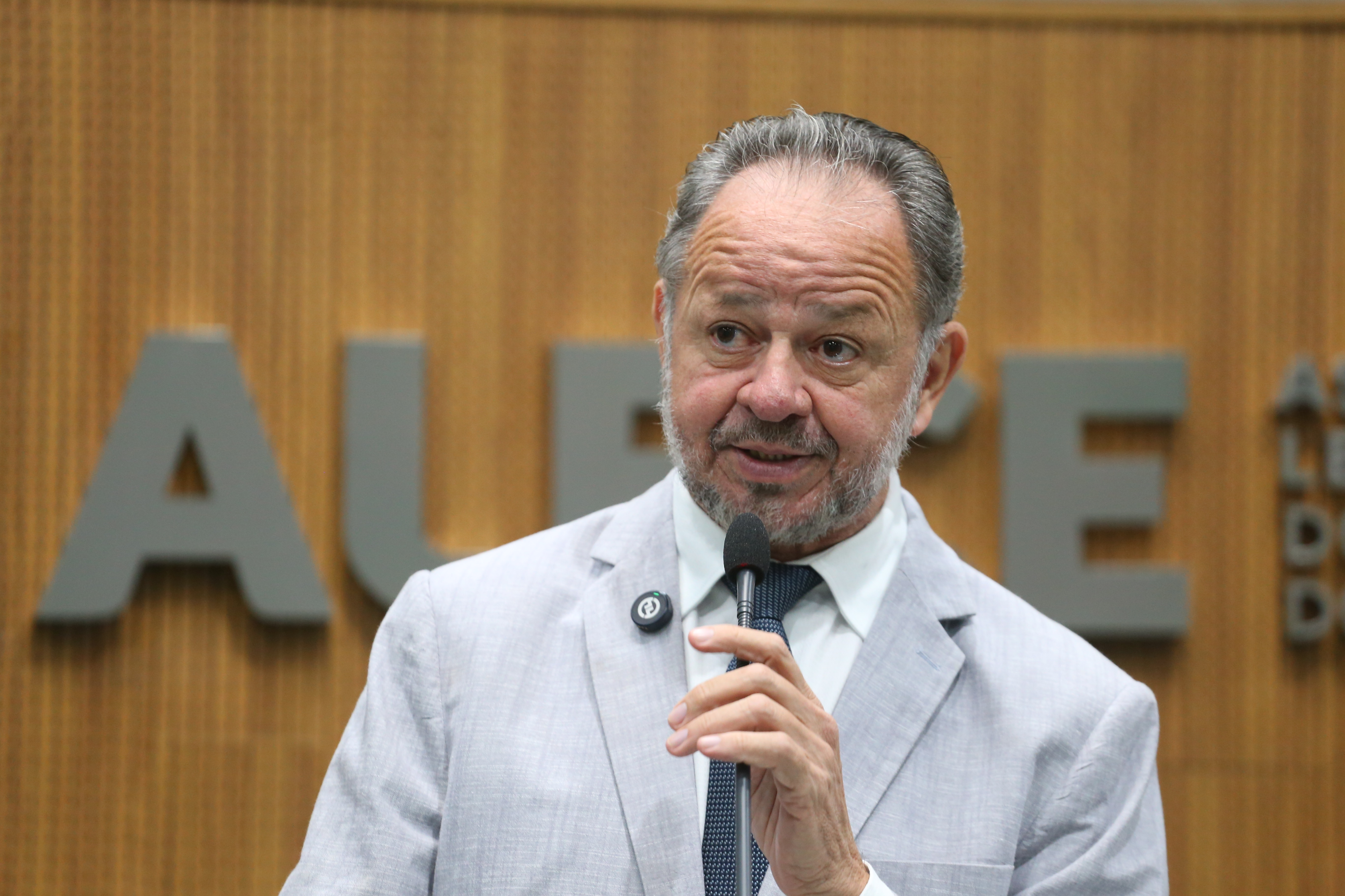 Deputado Acrísio Sena (PT)