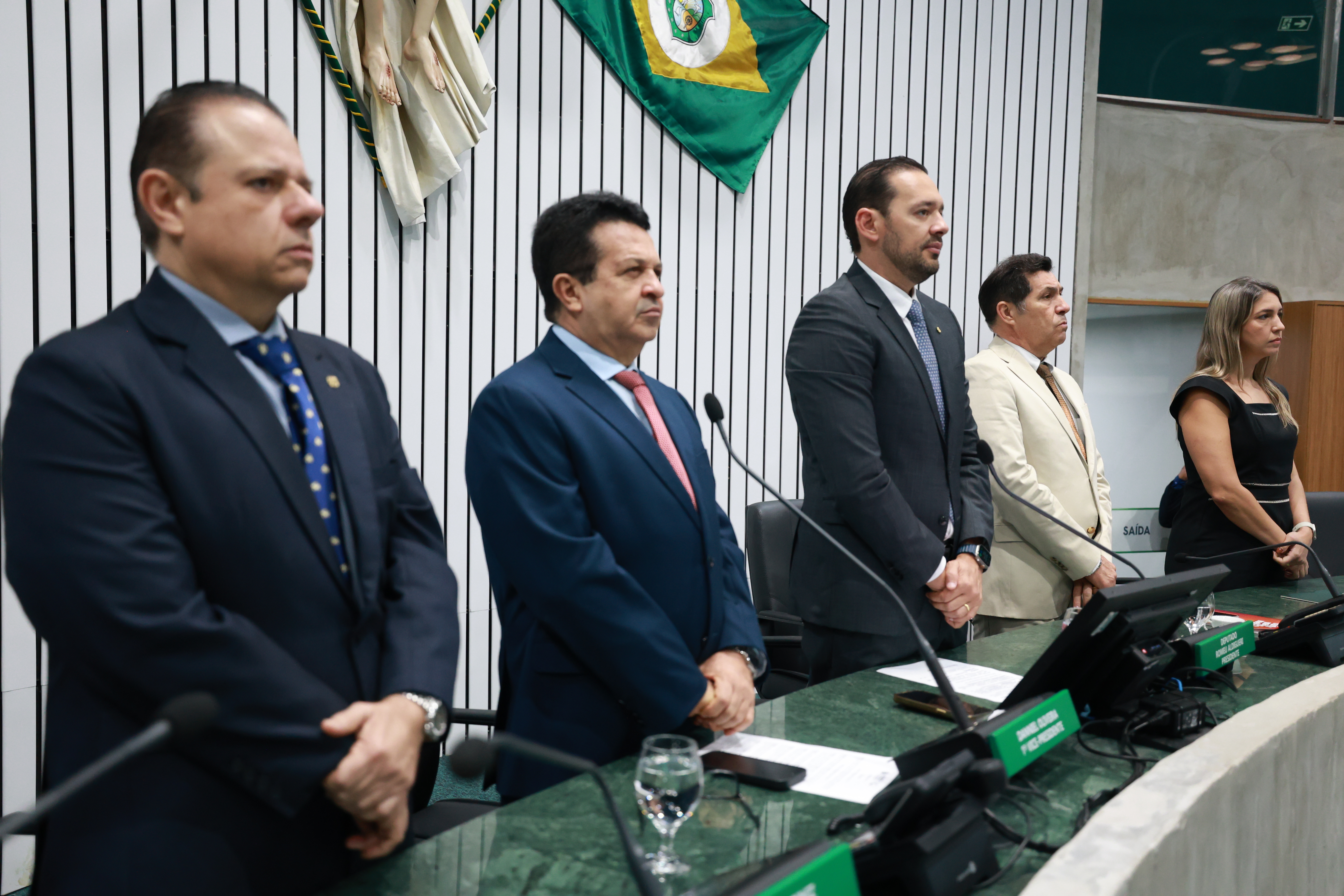 Minuto de silêncio realizado na sessão plenária desta quarta-feira (15/10)