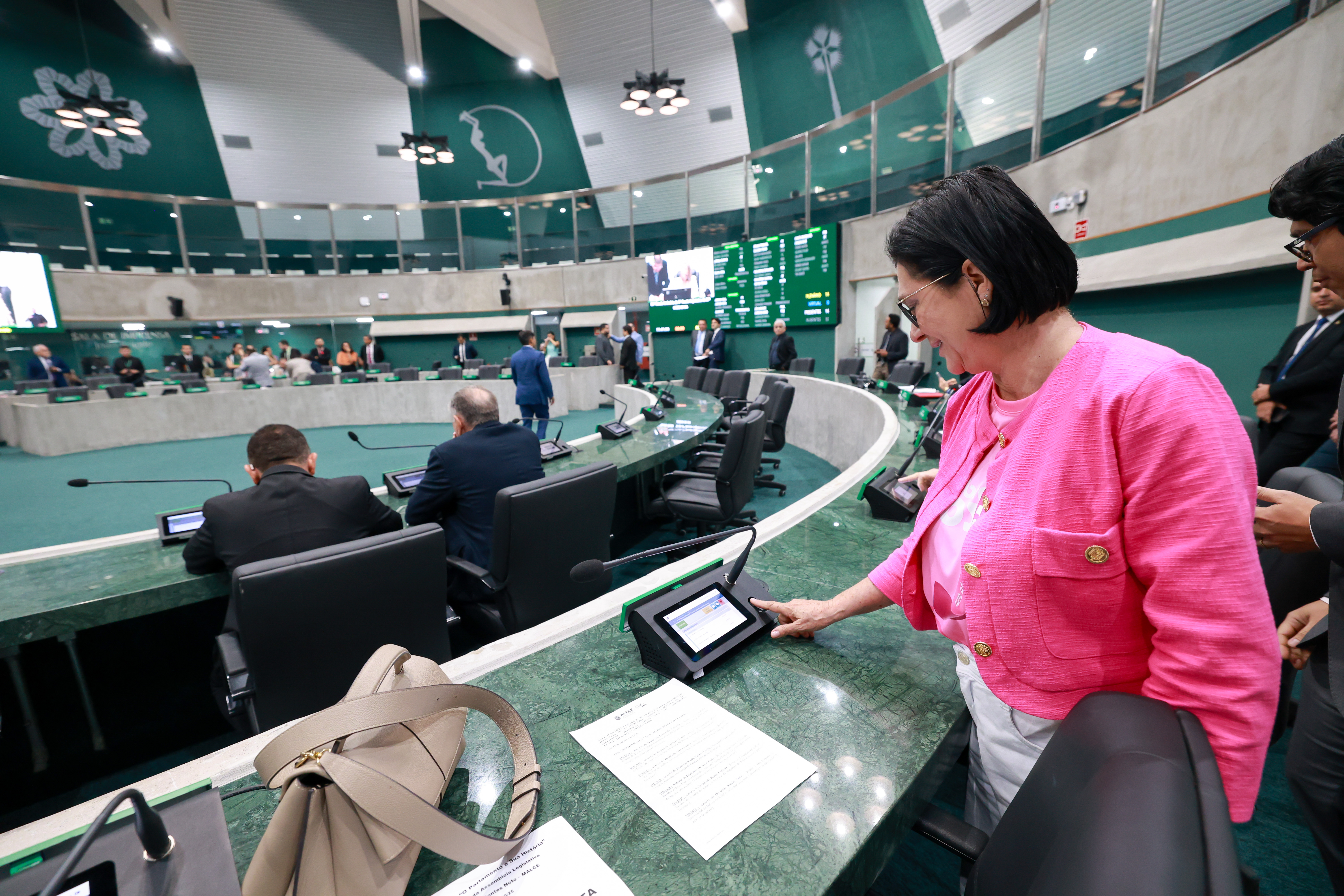 Votação ocorreu durante a sessão plenária desta quinta-feira (16/10)