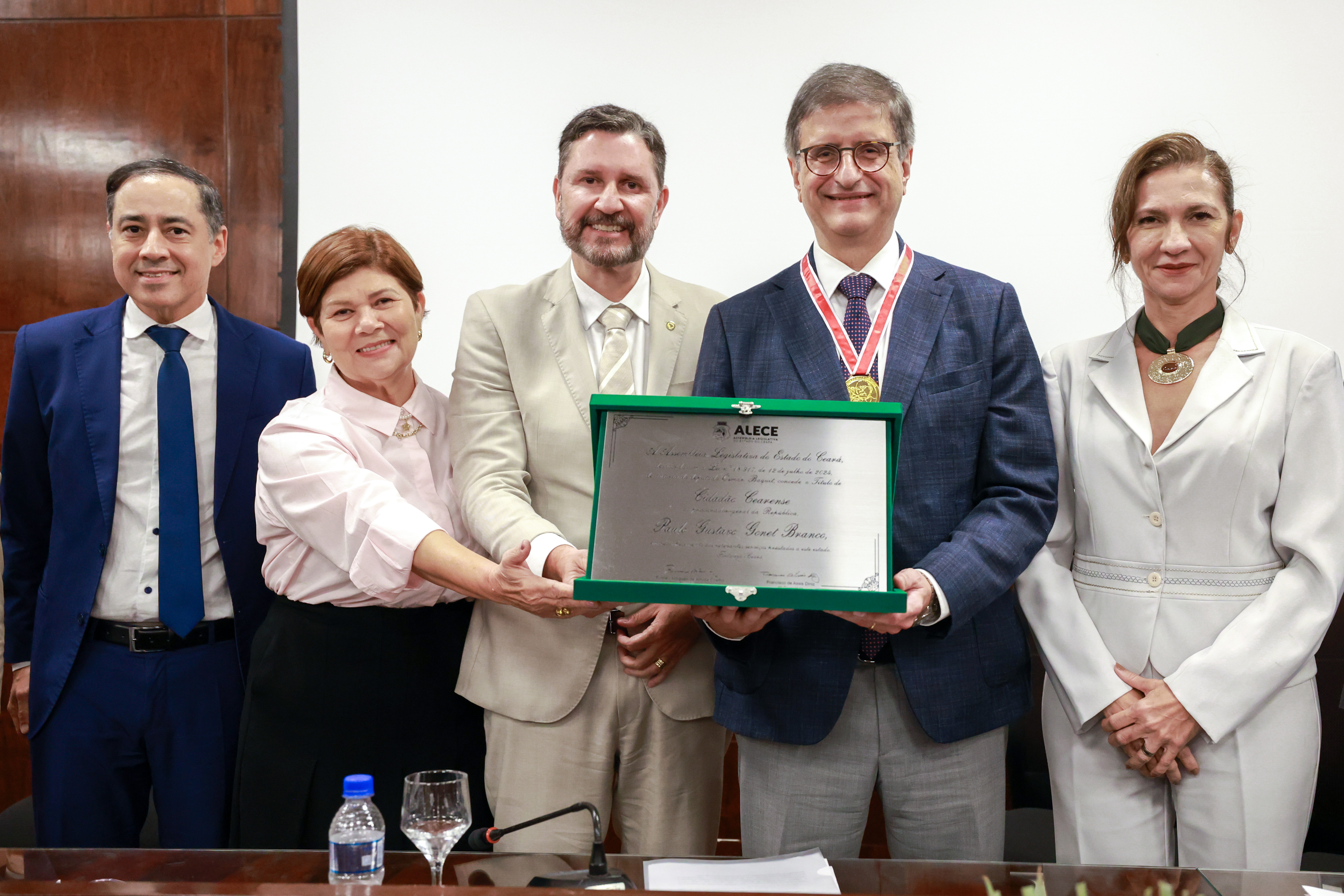 Alece entrega honrarias a procurador-geral da República, Paulo Gonet