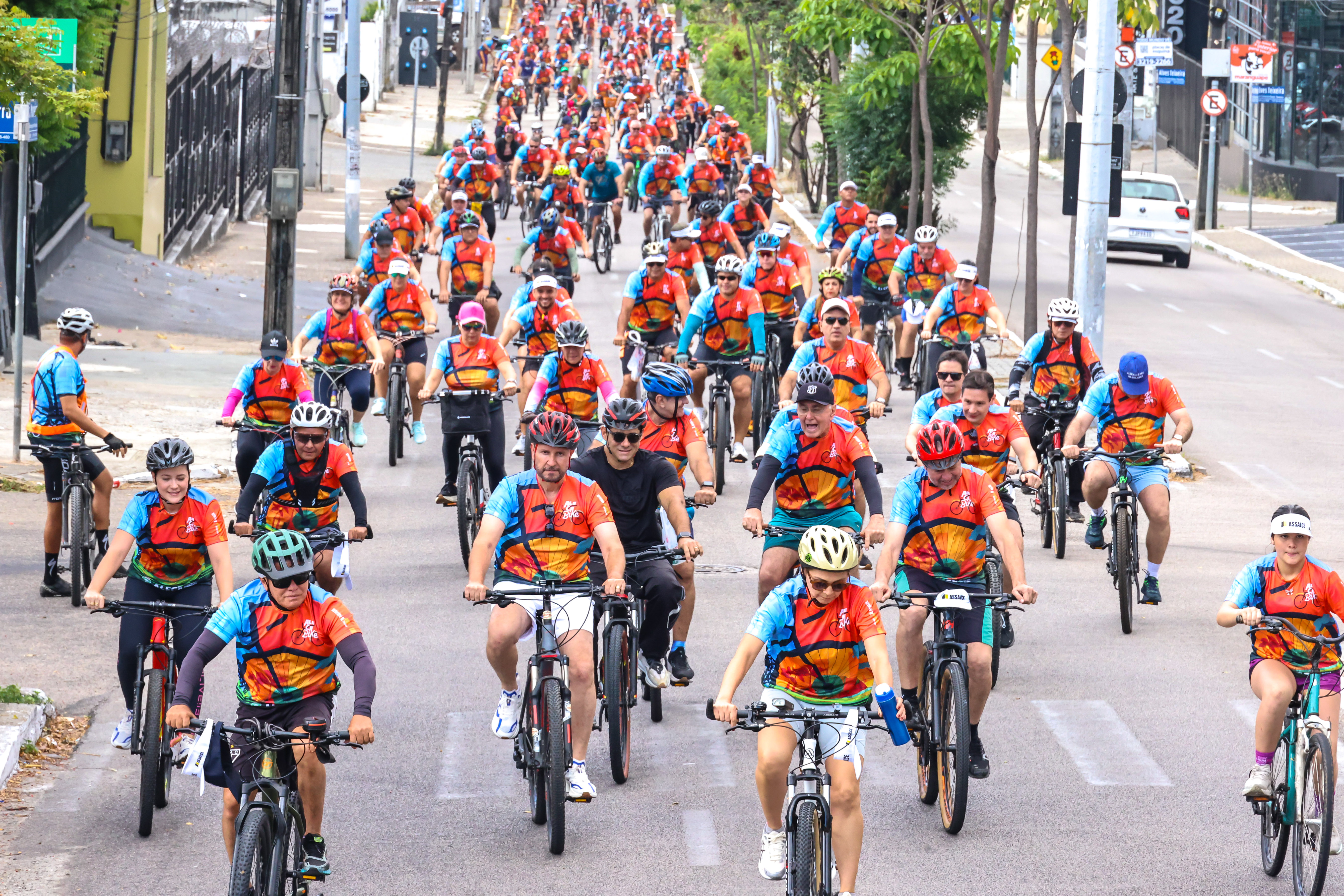 Alece promove passeio ciclístico e dá largada à Semana do Servidor 2025