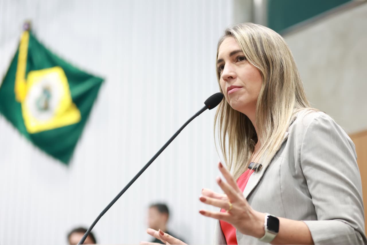 Deputada Larissa Gaspar (PT)