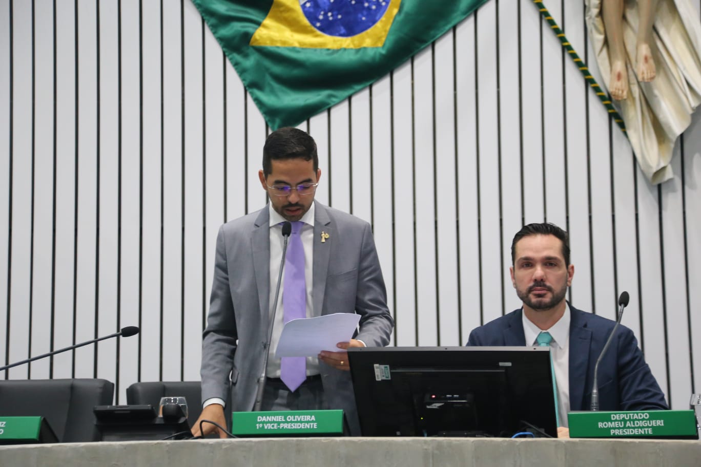 A leitura das matérias foi feita pelo deputado Davi de Raimundão (MDB)
