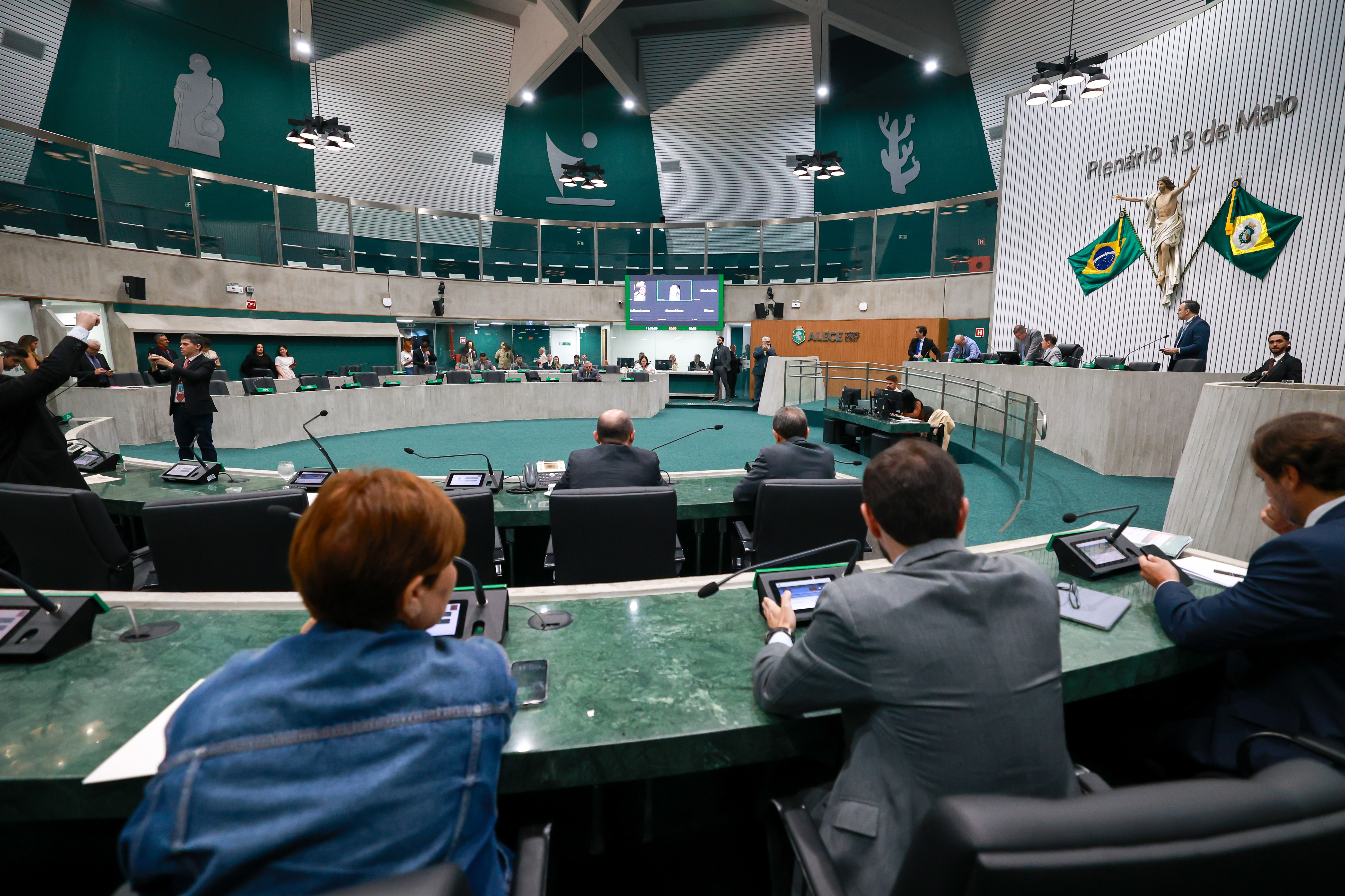 Pronunciamentos ocorreram durante a sessão plenária desta terça-feira (04/11)