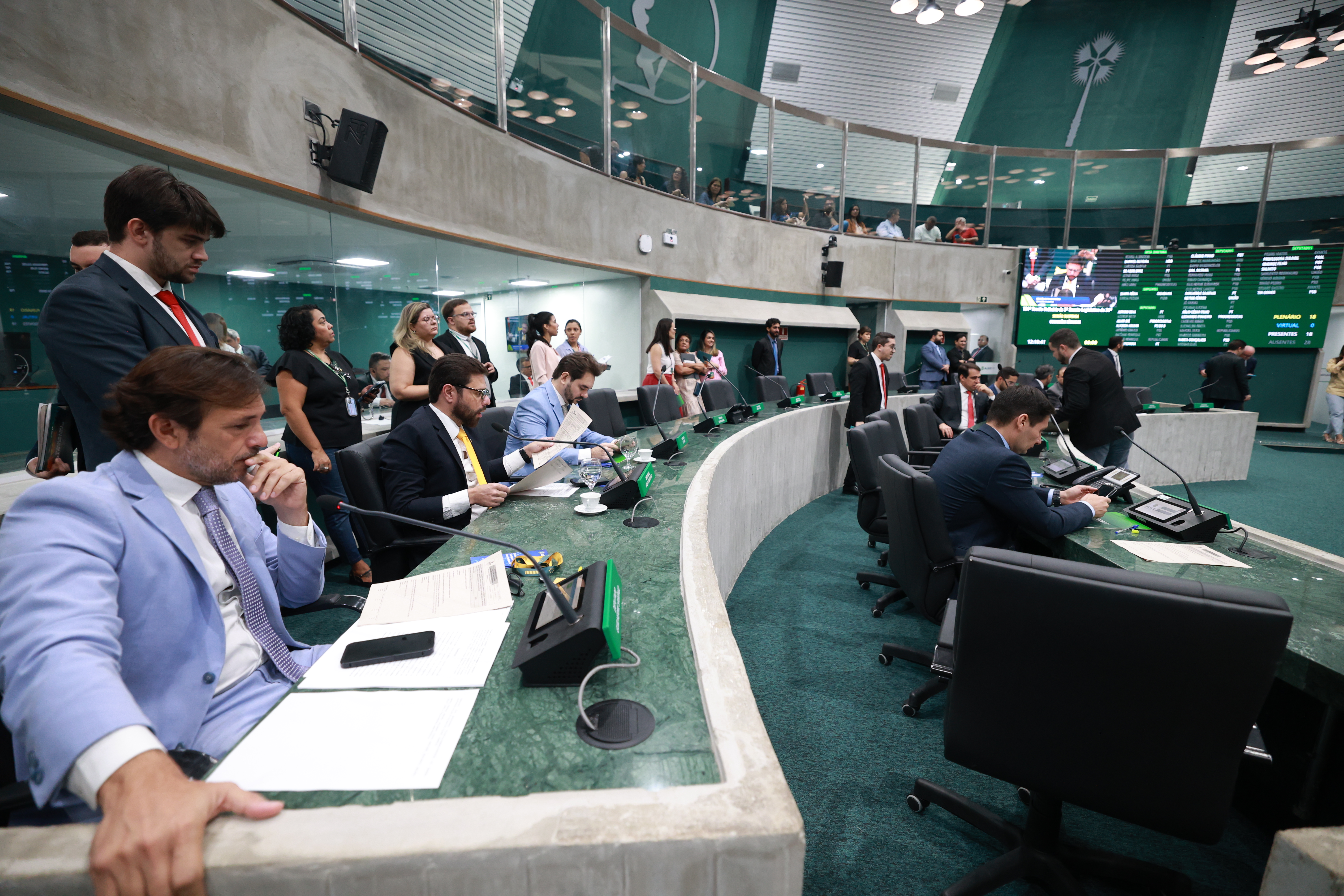 Aprovação de isenção do IR e temas ligados à saúde são destaques na ordem do dia