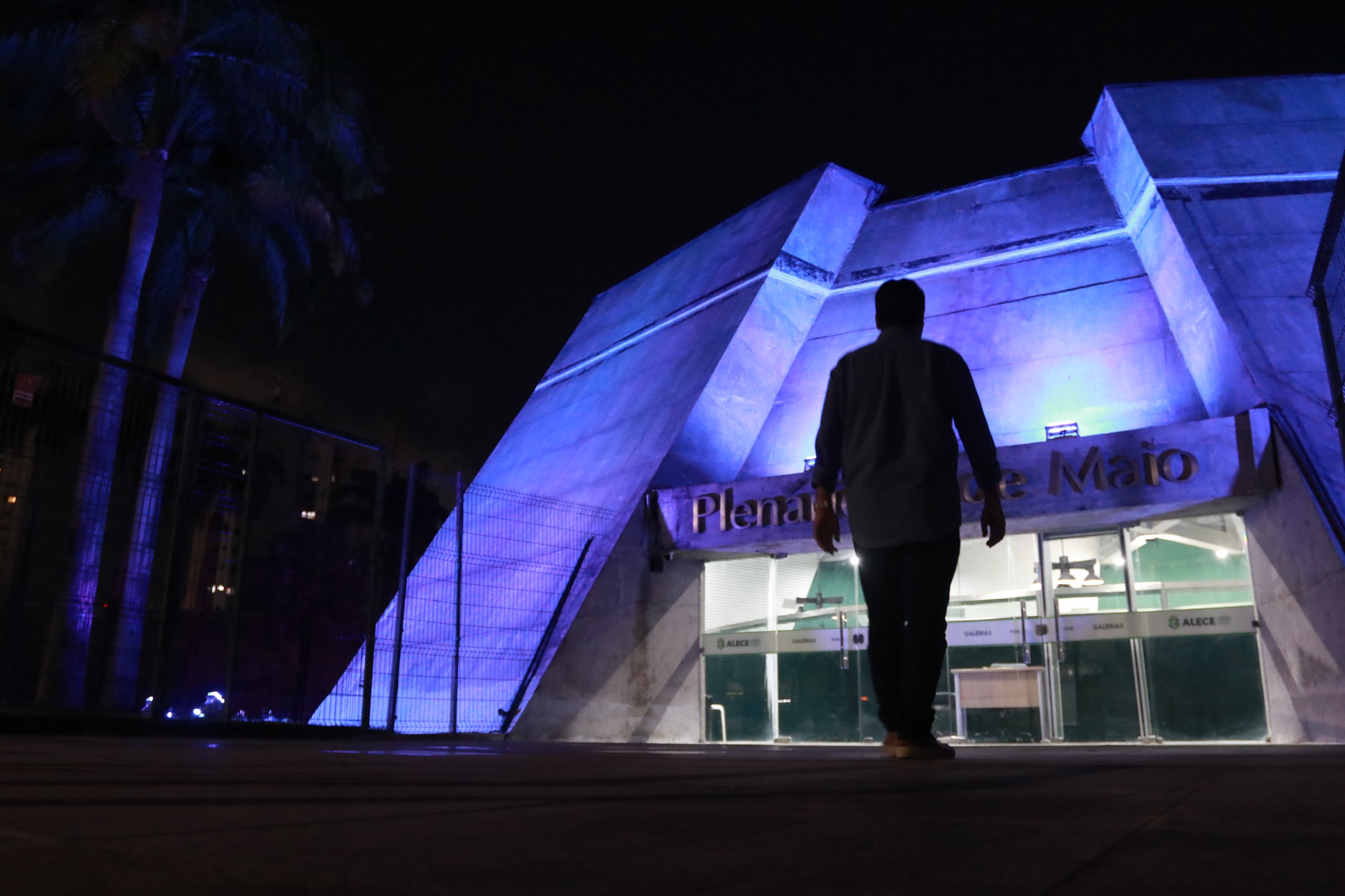 Ilumina azul alerta para a prevenção ao câncer de próstata
