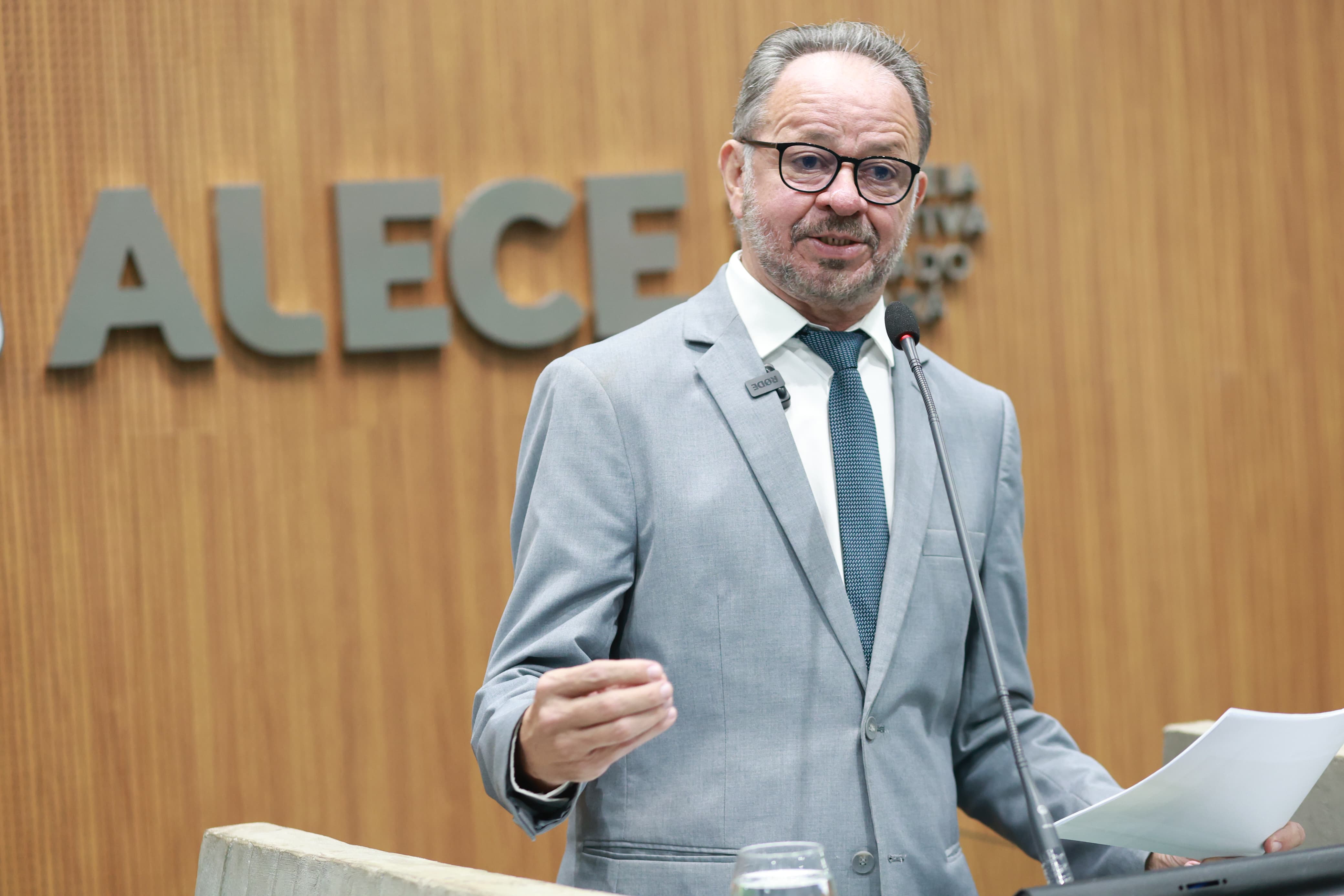 Deputado Acrísio Sena (PT)