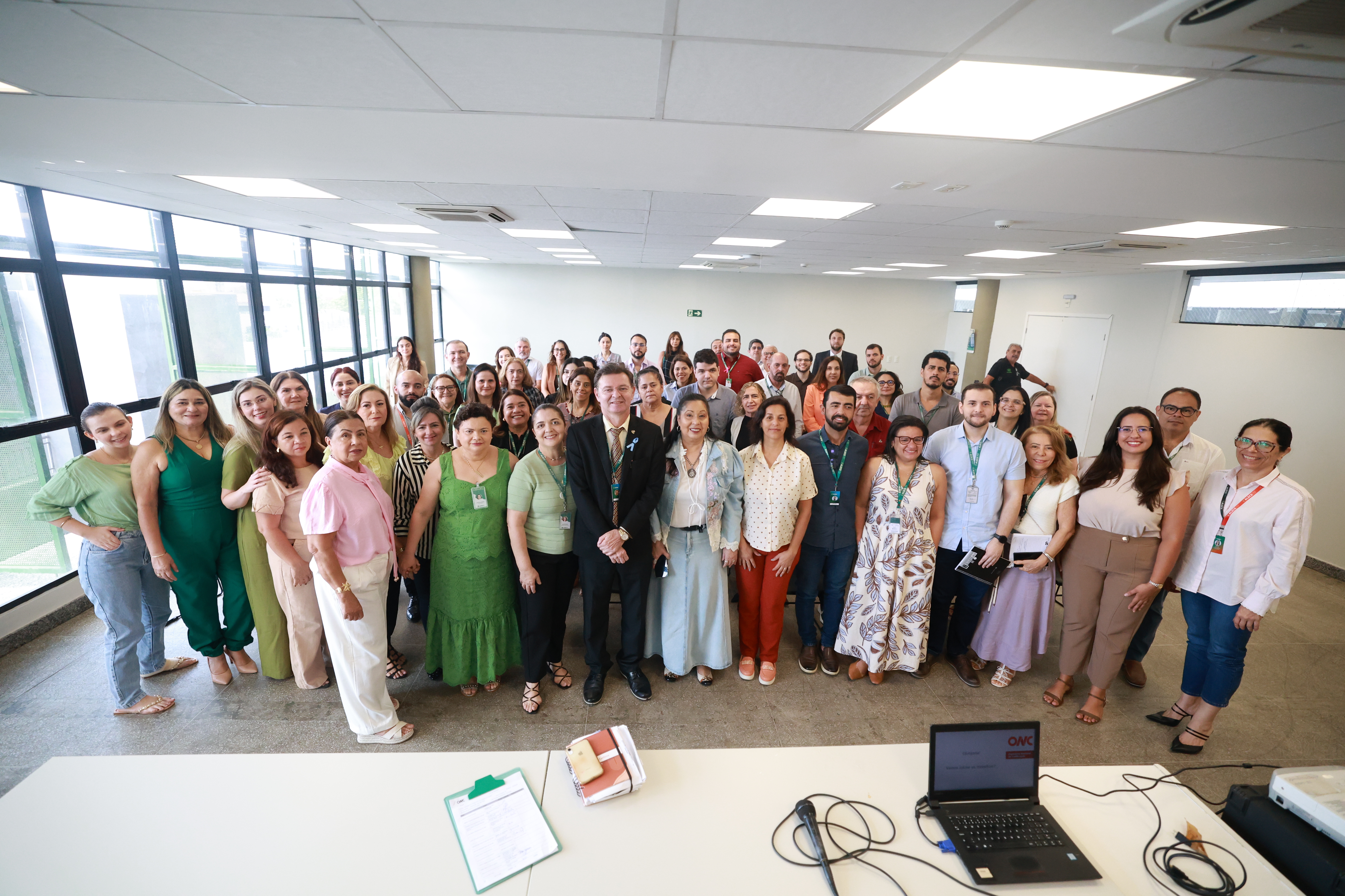 Equipes do Procon Alece e CTLegis reunidas para processo de auditoria externa