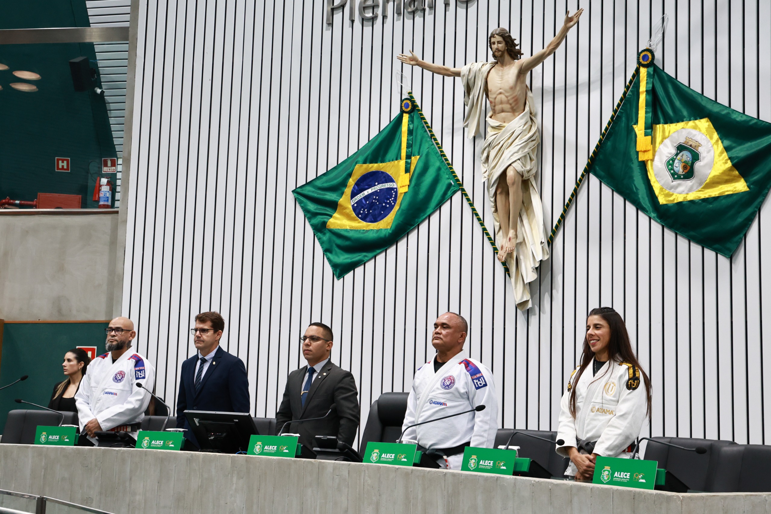 Alece homenageia 30 anos de fundação da equipe equipe Nova União Brazilian Jiu-Jitsu