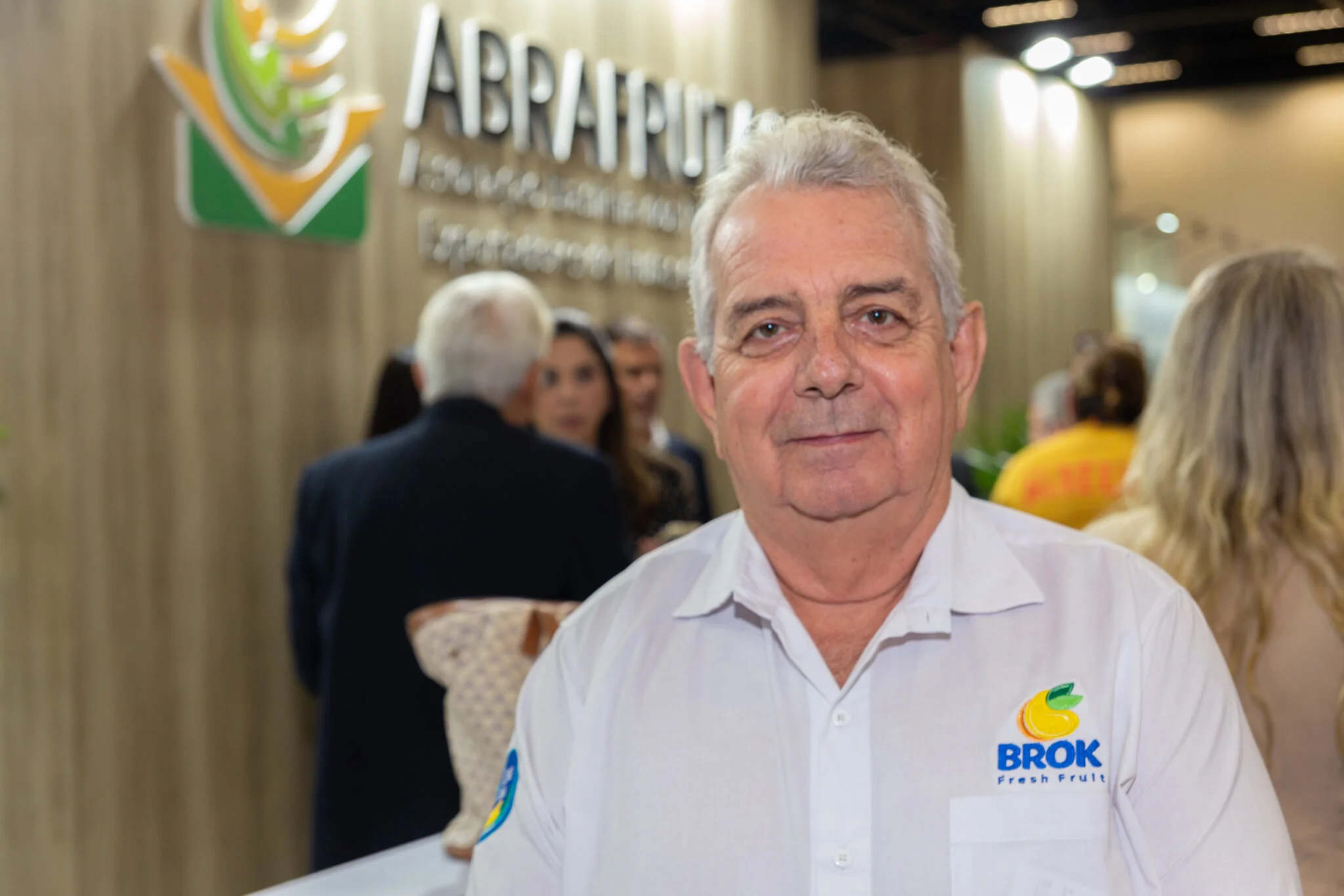 Empresário Edson Brok recebe Título de Cidadão Cearense em sessão solene na Alece