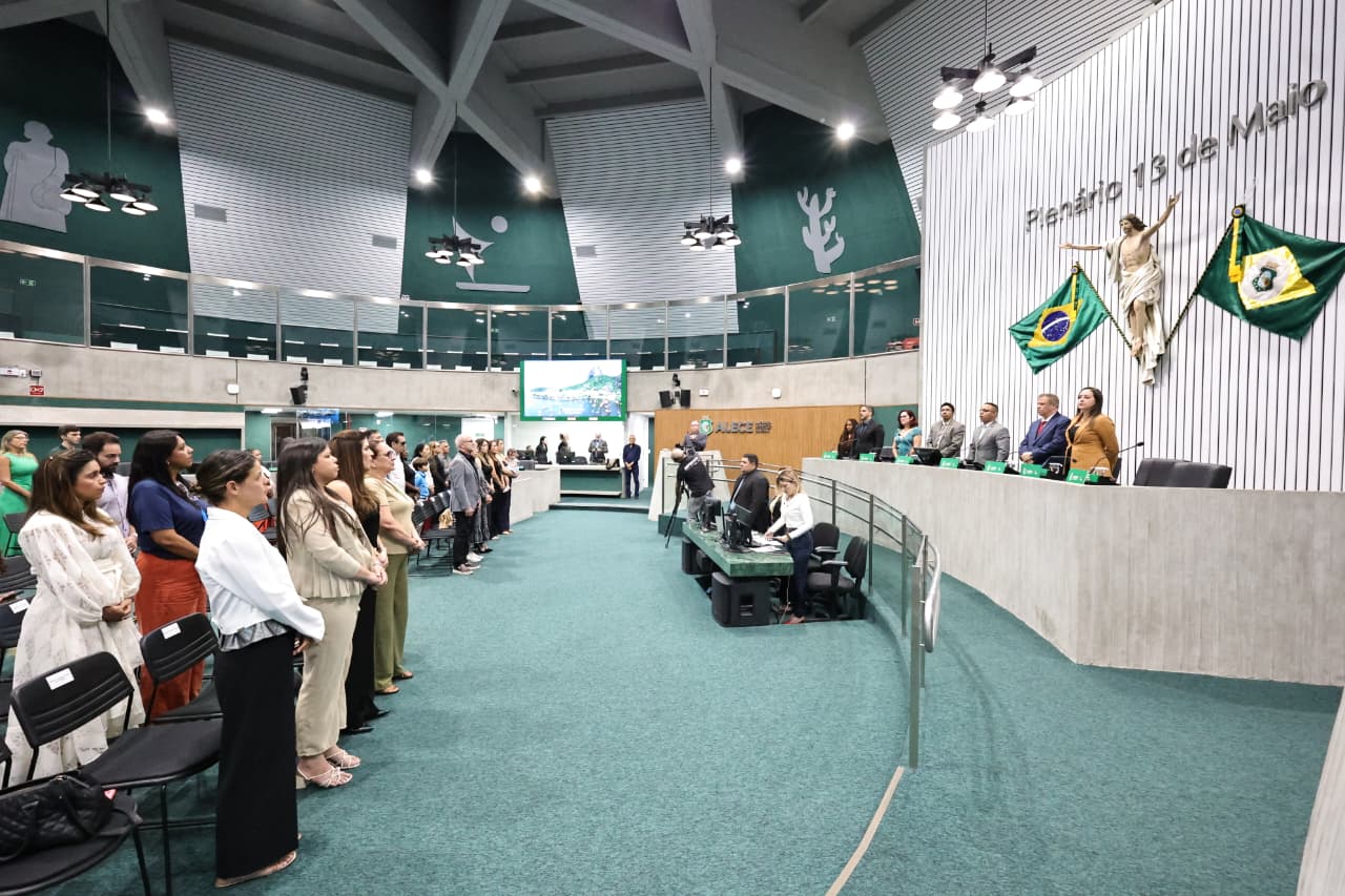 Sessão solene na Alece destaca importância da difusão de informações sobre doenças raras