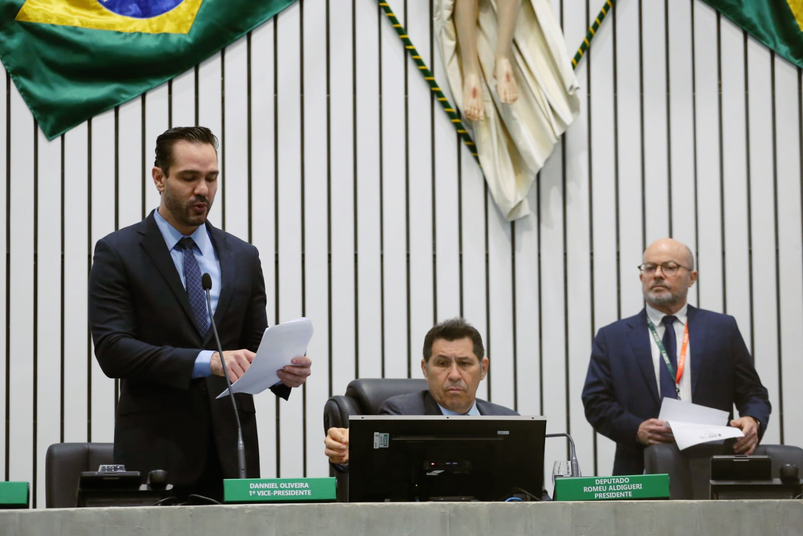 A leitura das proposições foi feita pelo deputado Guilherme Bismarck (PSB) durante sessão transmitida ao vivo pelo canal oficial da Alece no YouTube.