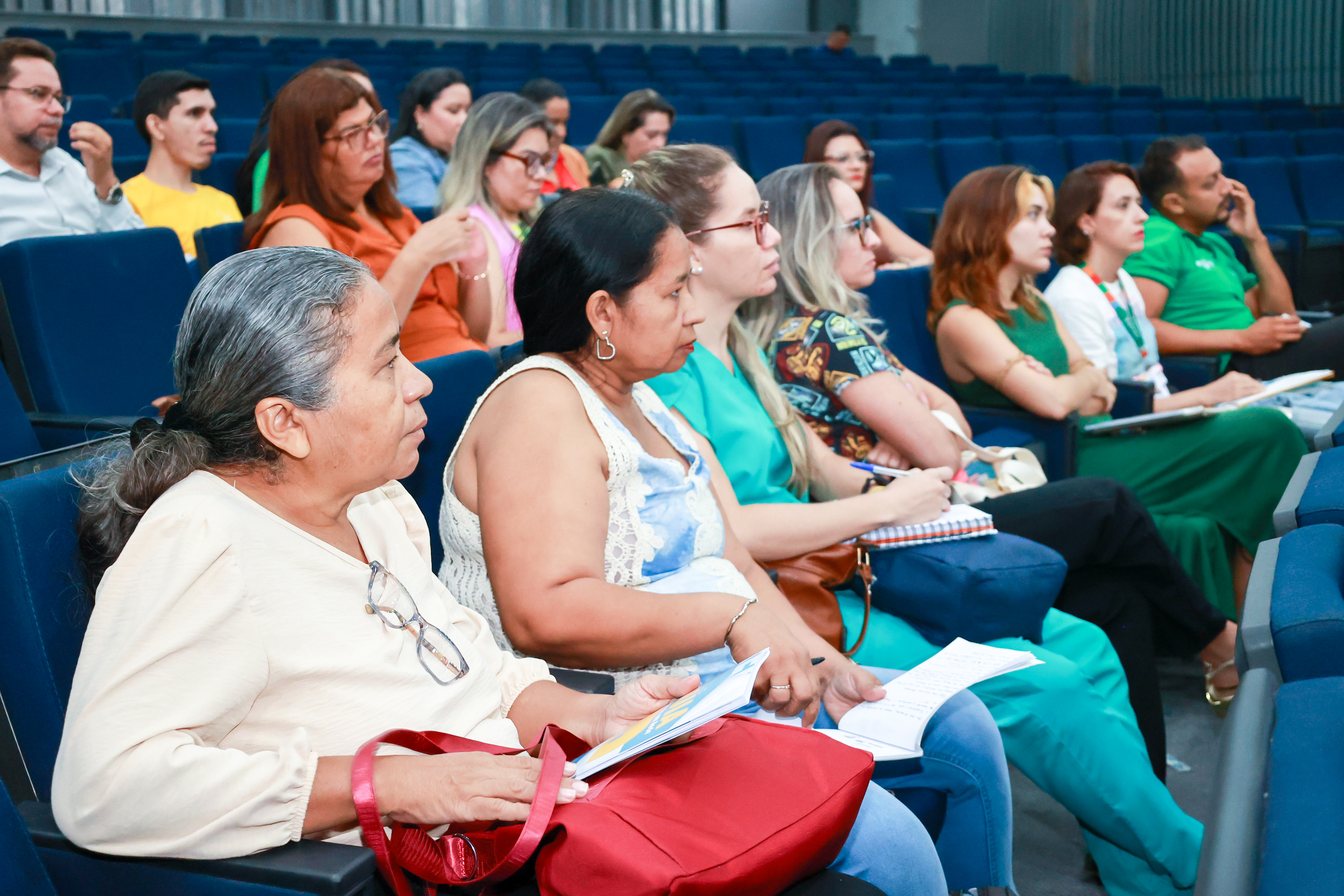 Cursos foram realizados no Auditório Murilo Aguiar da Alece