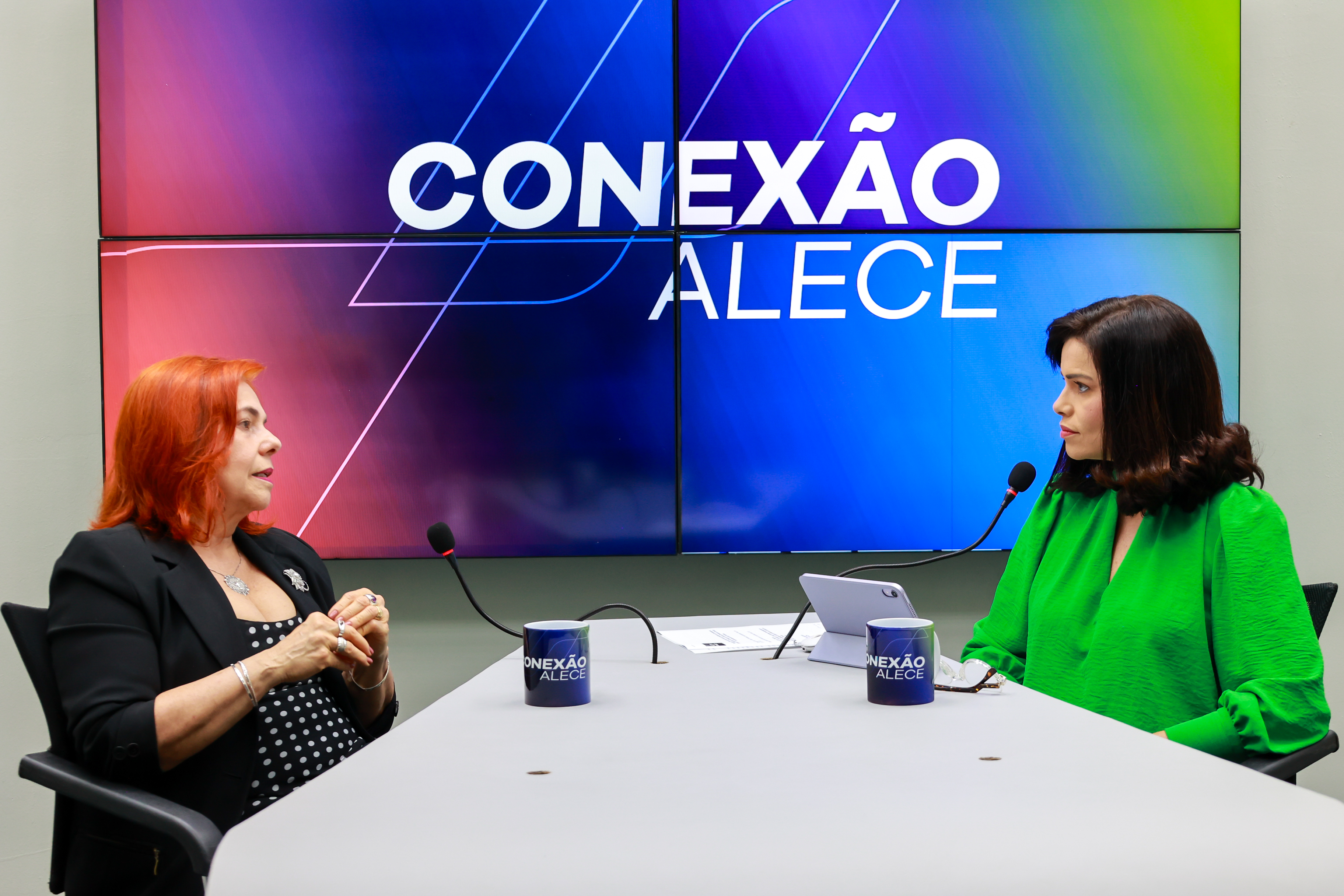 Conexão Alece destaca políticas de defesa da mulher e avanços no combate à violência no Ceará