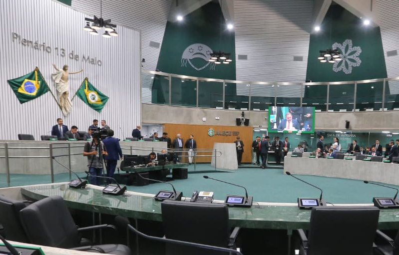 Seis matérias foram apreciadas e aprovadas pelos parlamentares