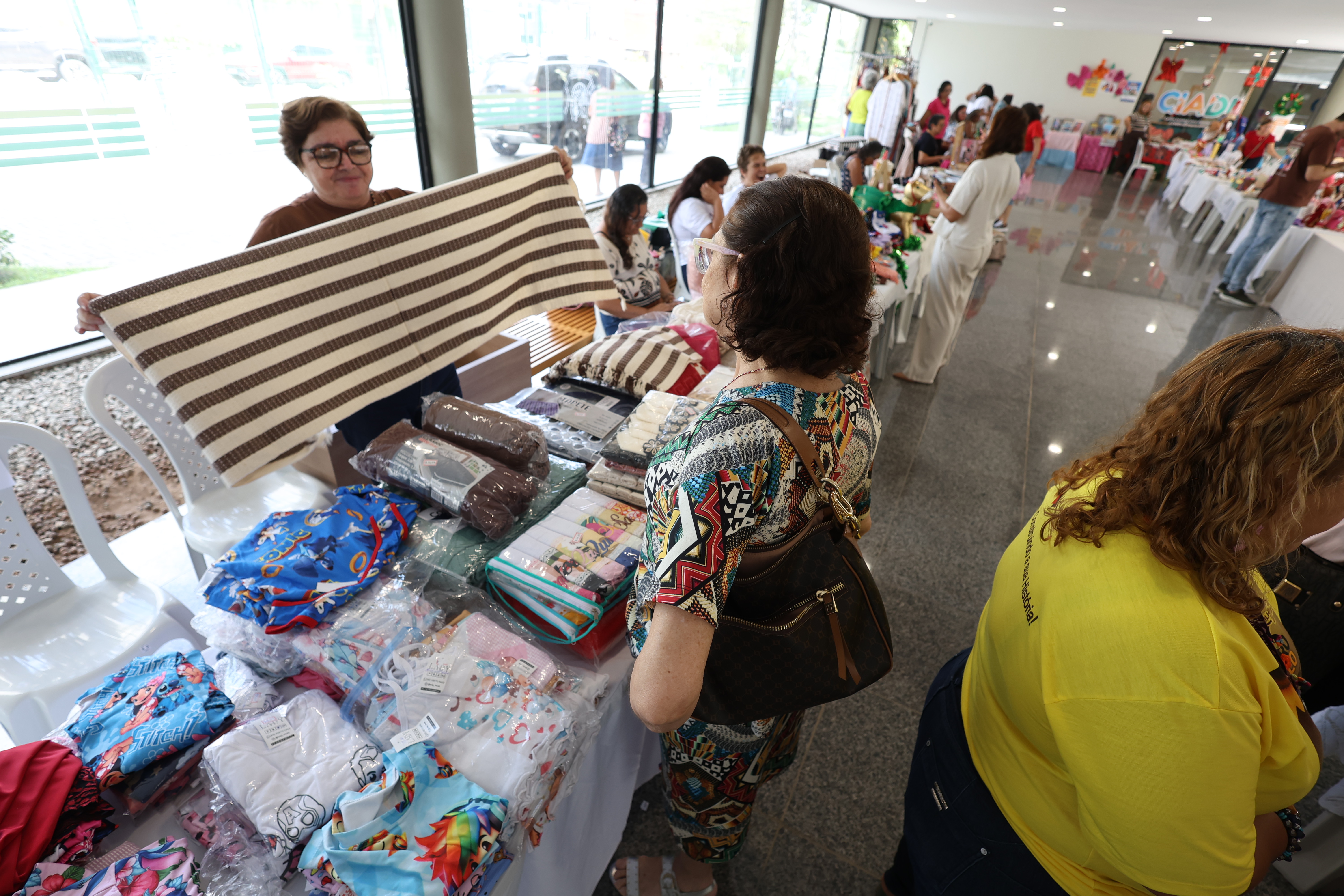 Feira de Mulheres Empreendedoras da Alece movimenta economia criativa