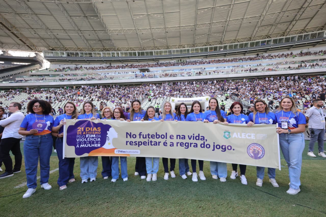 Campanha ocupa o gramado da Arena Castelão em dia de decisão, para dizer não à violência contra a mulher