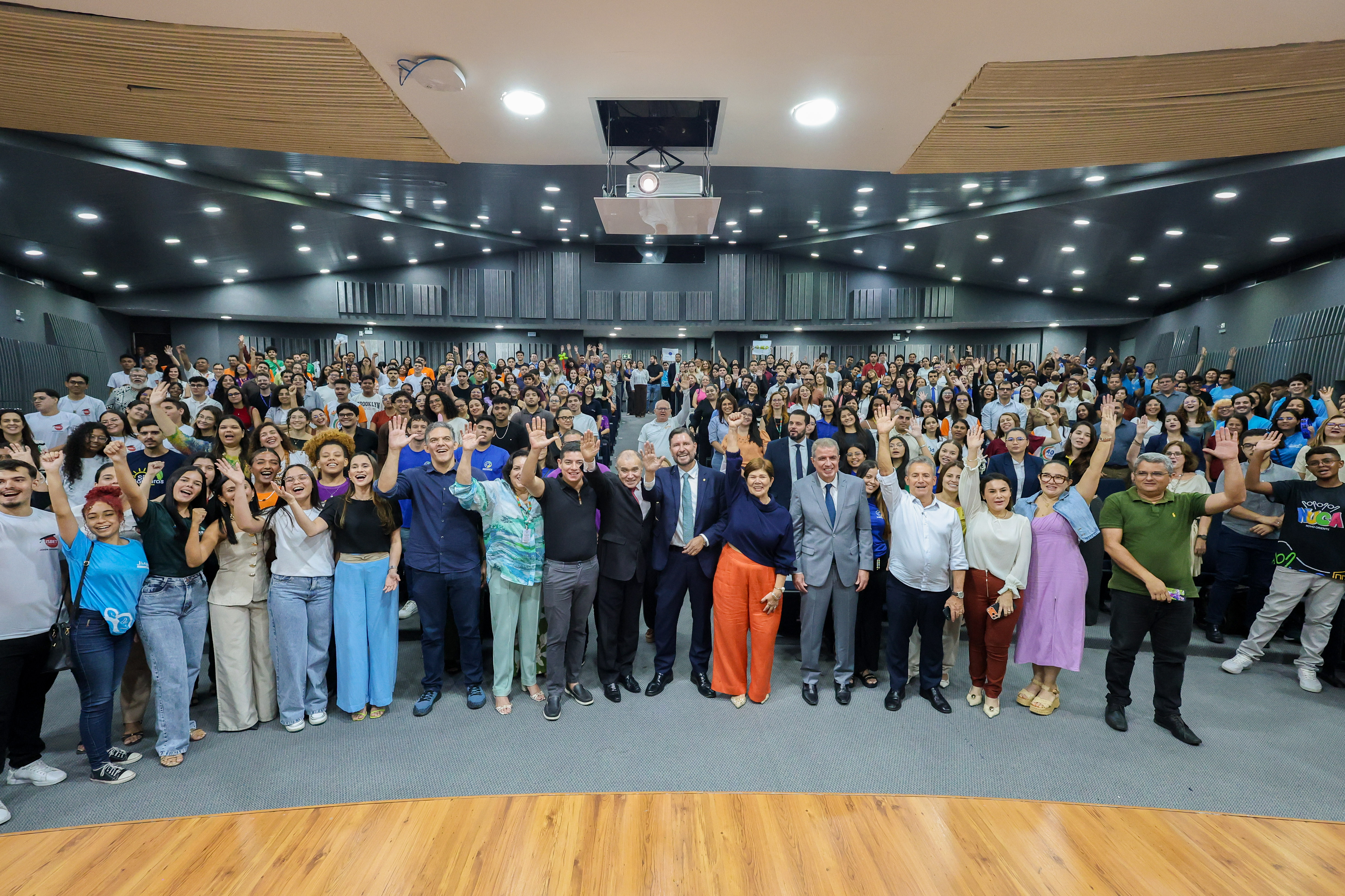 Alece reúne jovens do Ceará na III Feira Cearense de Aprendizagem Profissional
