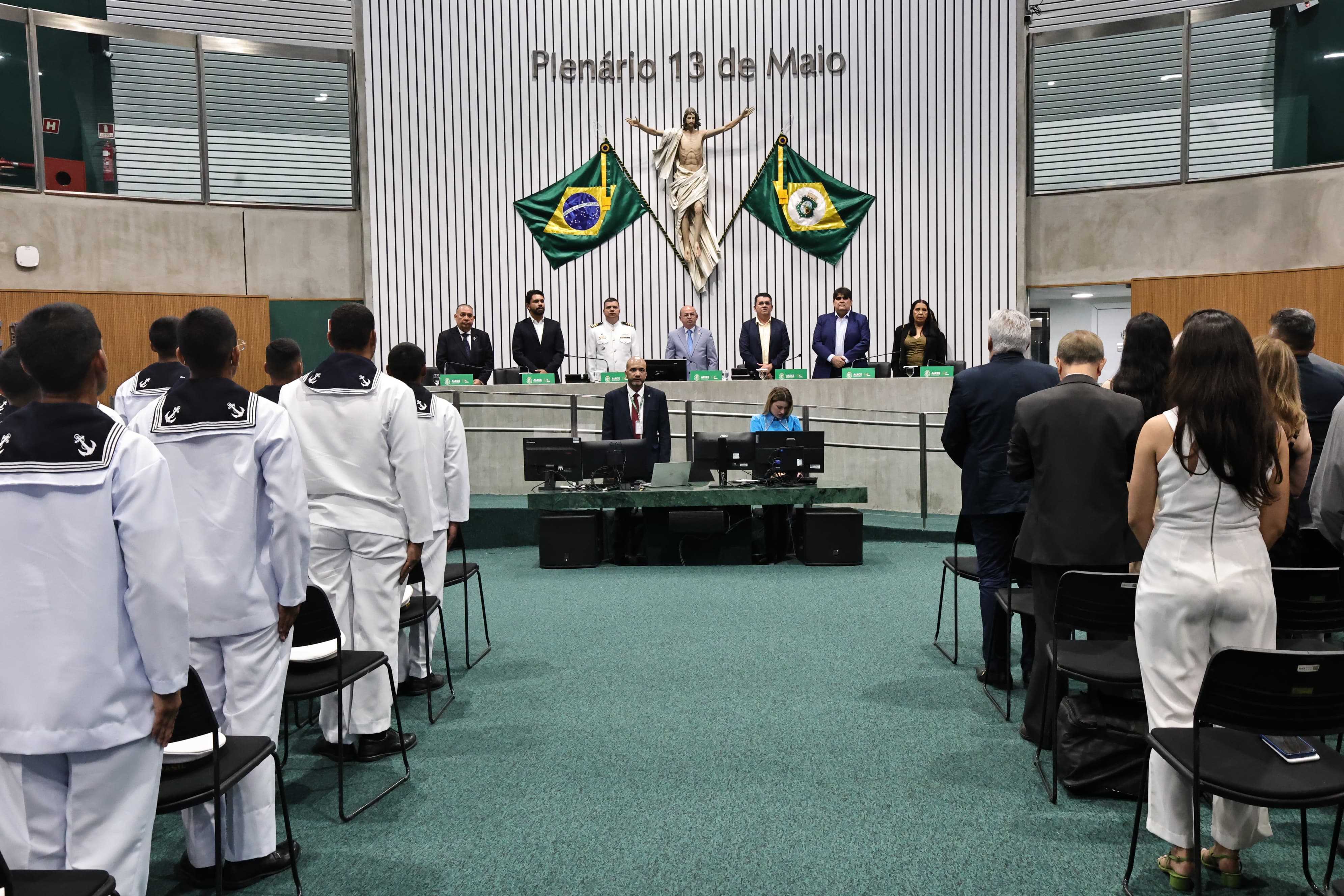 Engenheiros de pesca recebem homenagem na Alece pelas contribuições ao desenvolvimento do Ceará