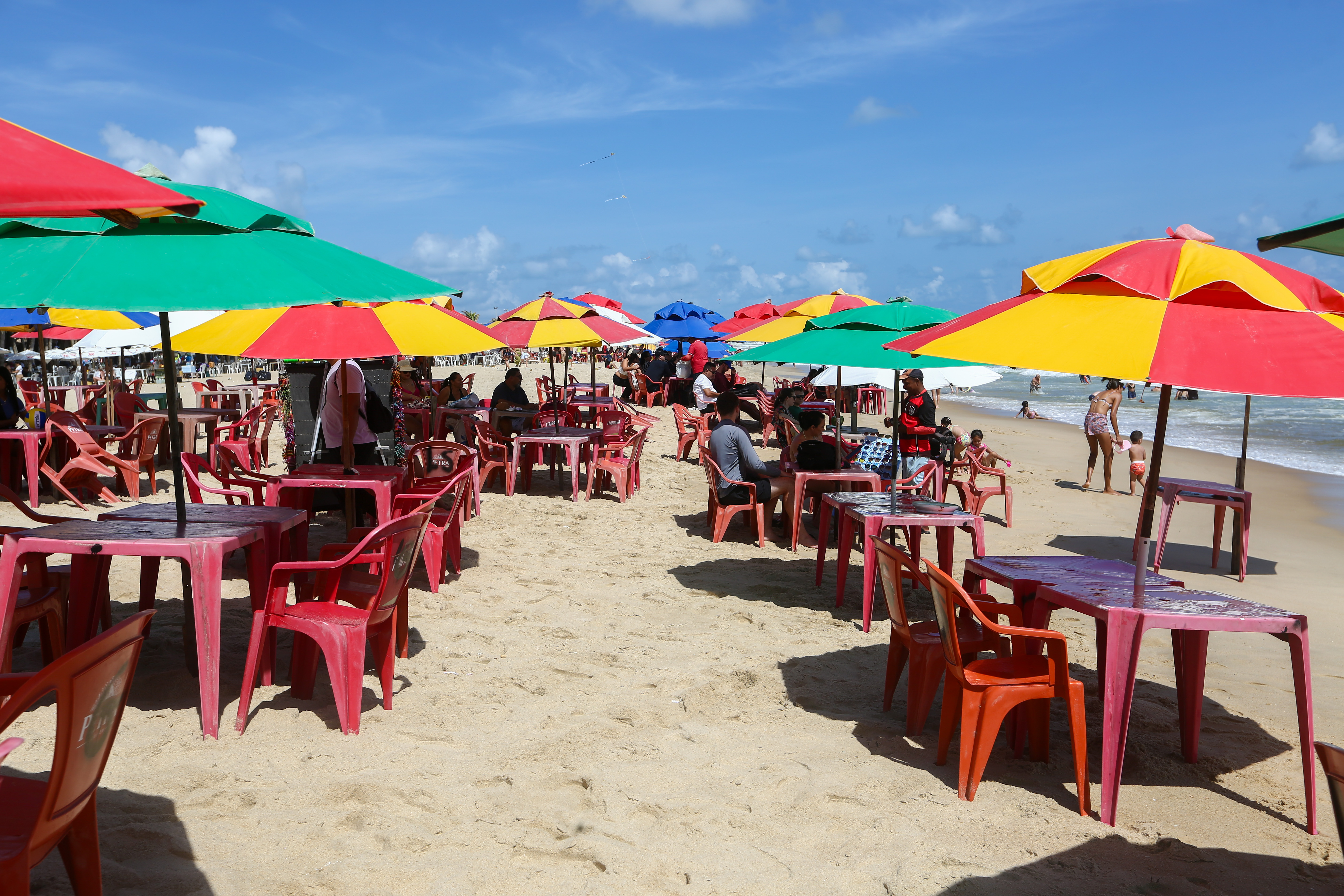Alece aprova projeto que reconhece barracas da Praia do Futuro como patrimônio cultural do Ceará