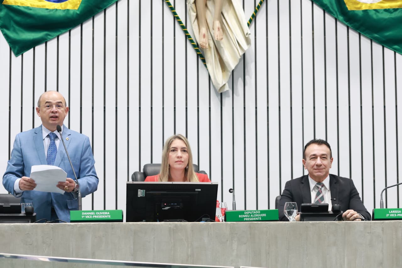 Tramita na Alece projeto sobre reajuste remuneratório de profissionais da educação básica