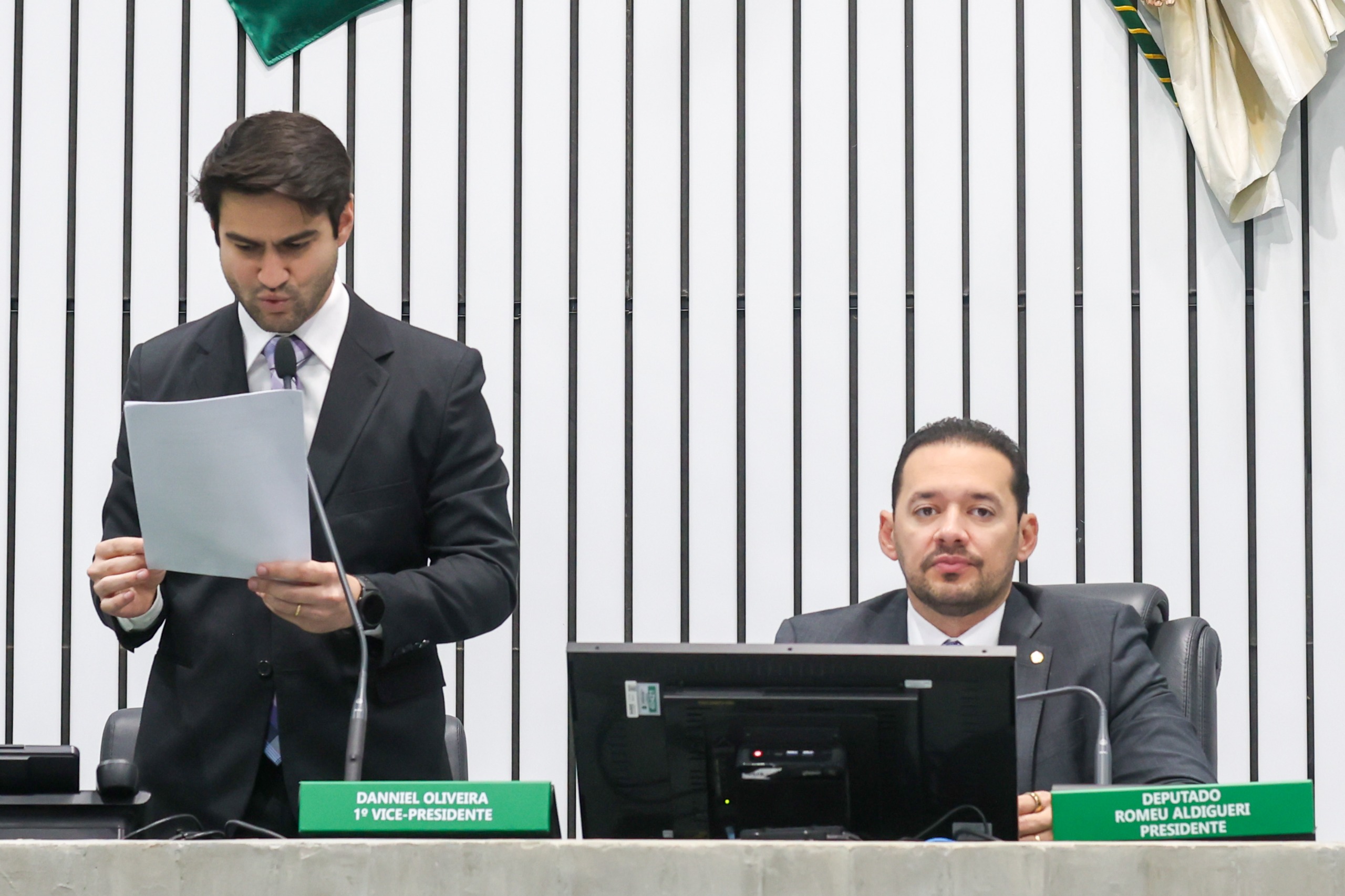 A leitura das matérias foi feita pelo deputado Pedro Matos (Avante)