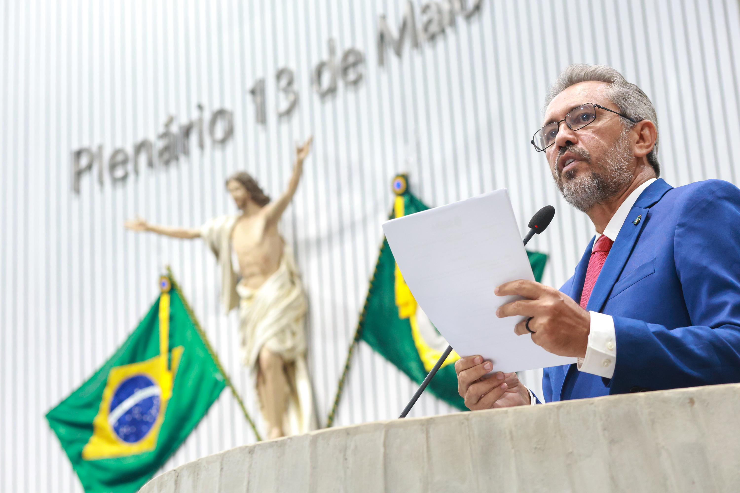 Governador Elmano de Freitas apresenta balanço de ações na Alece