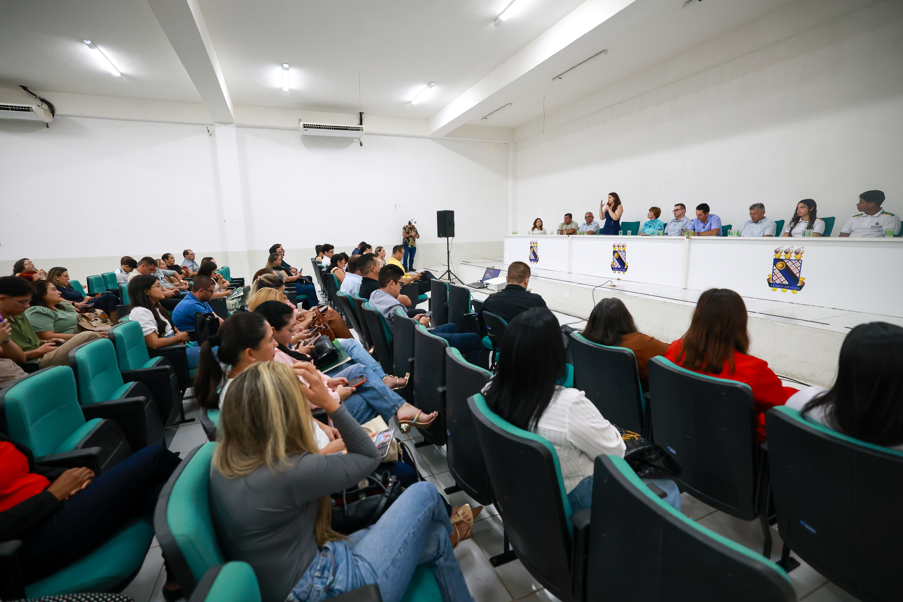 Seminário encerra atividades com ações de educação legislativa e cidadania nos Inhamuns