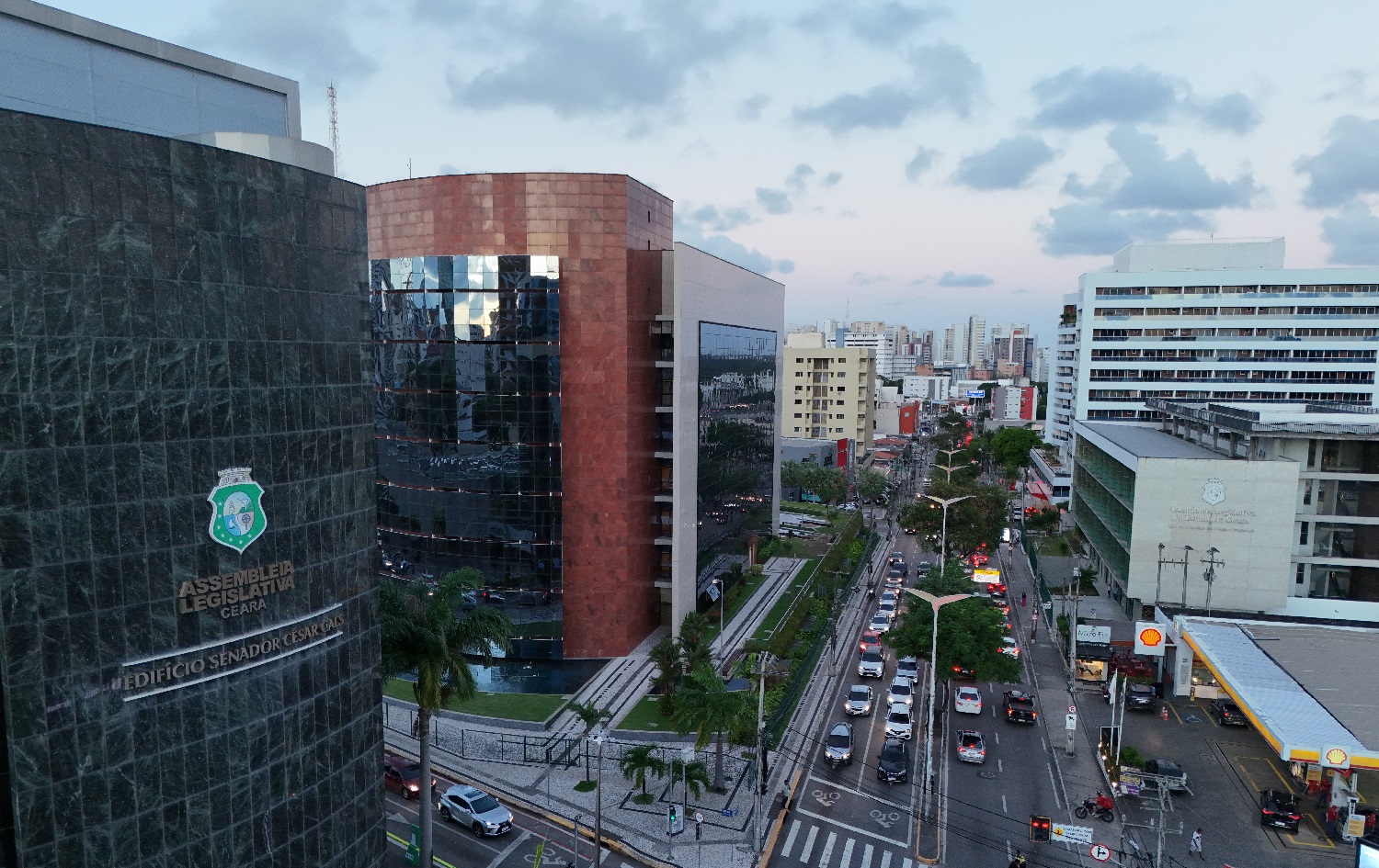 Prédios anexos da Alece