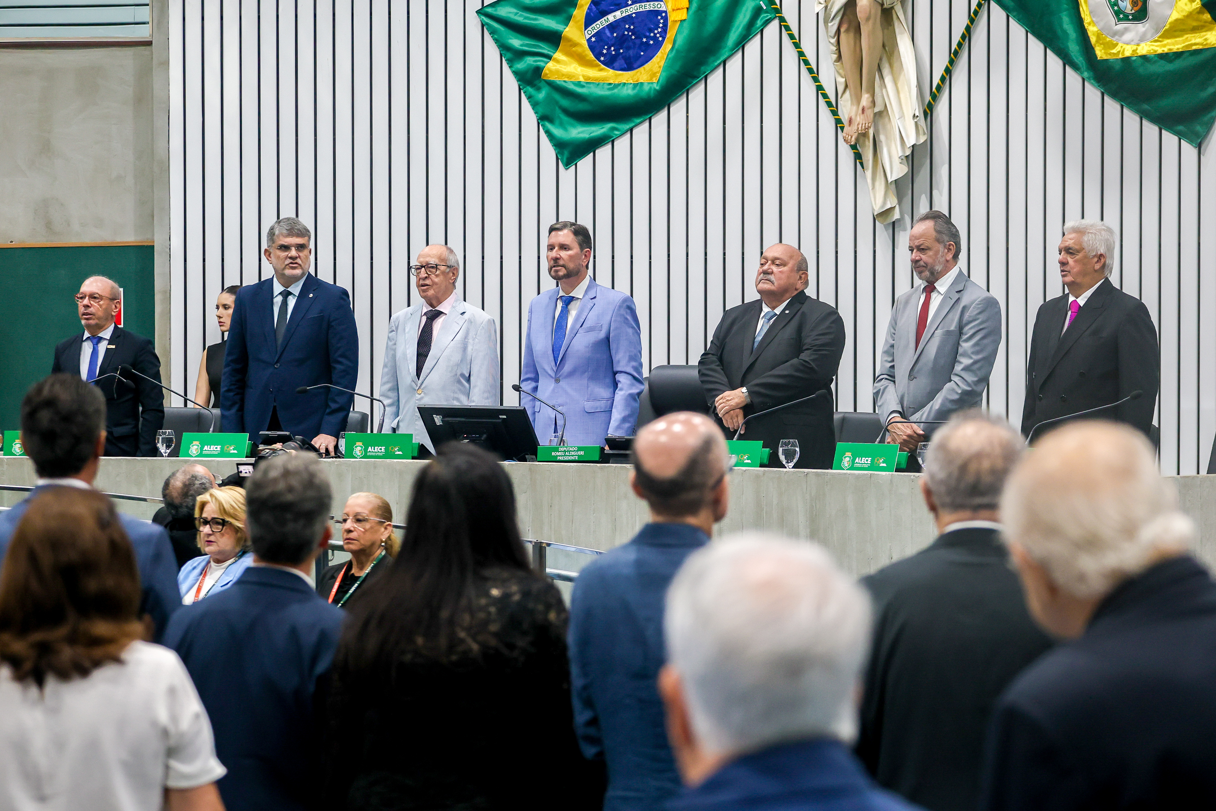 A Medalha do Mérito Parlamentar Plenário 13 de Maio presta homenagem a personalidades pelos serviços prestados à sociedade cearense