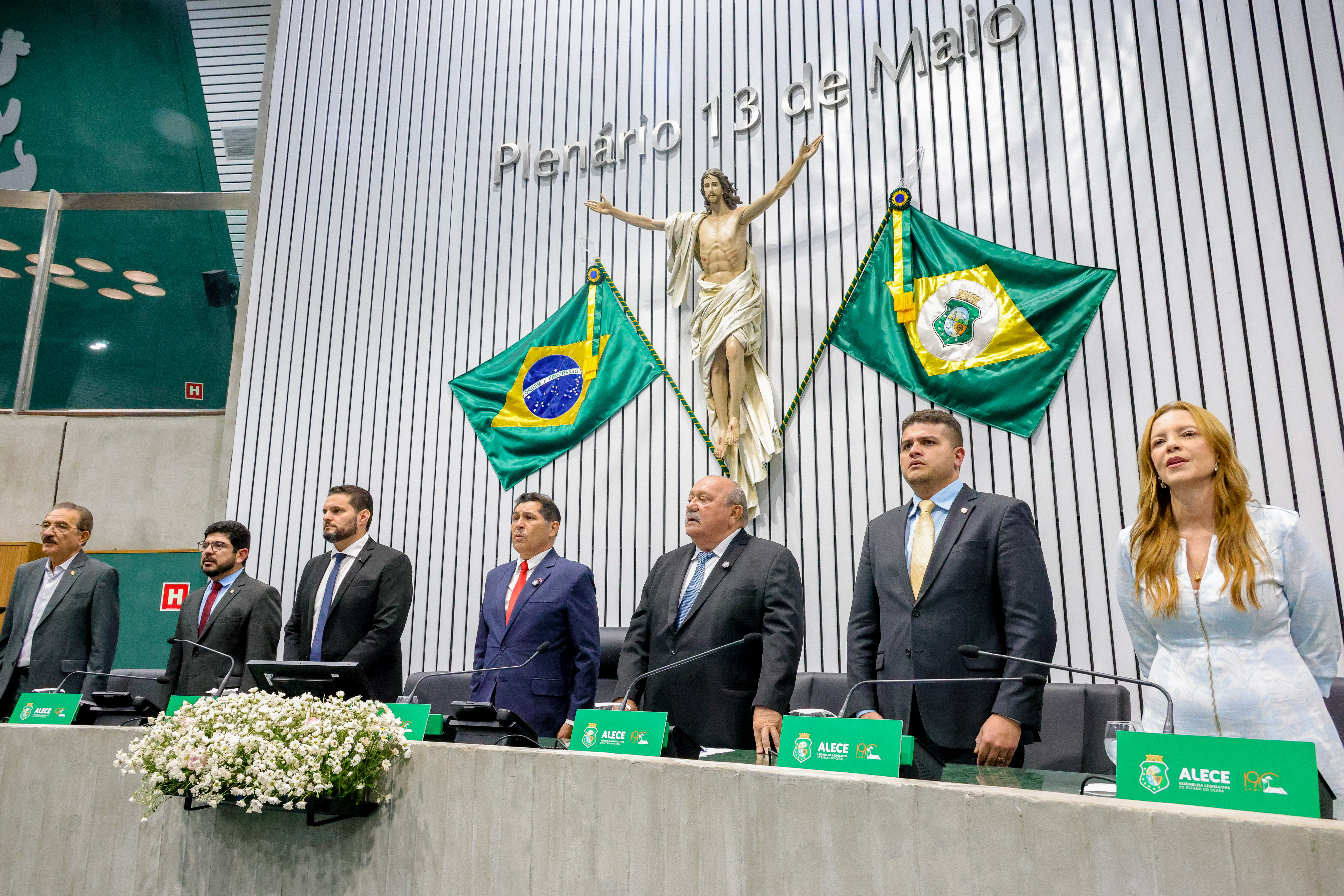 Alece reconhece em sessão solene atuação de cerimonialista Edson Santos Júnior