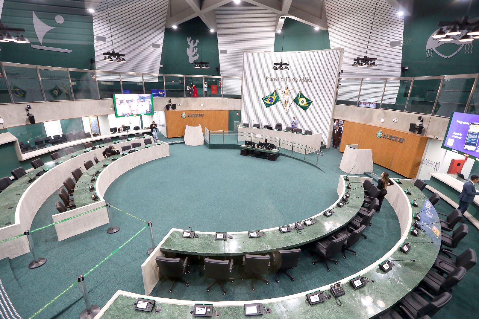 Alece homenageia Associação Evangélica dos Profissionais de Segurança do CE