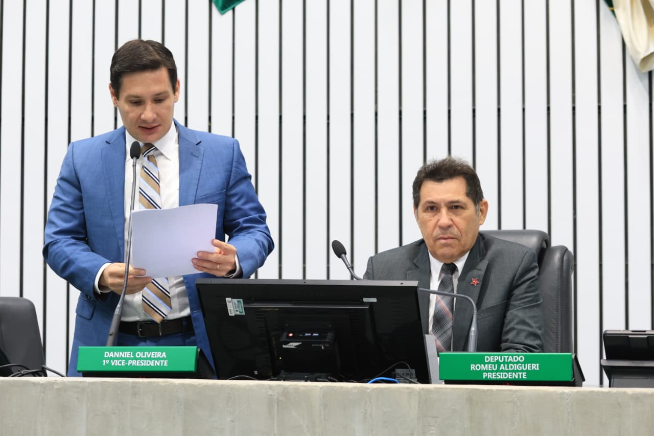 A leitura das matérias foi realizada pelo deputado Marcos Sobreira (PSB)