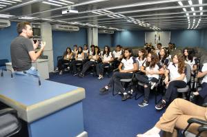 Alunos do 9º ano do Colégio Antares visitam a Assembleia