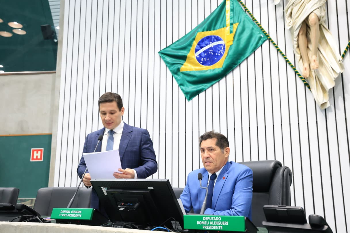 A leitura das matérias foi feita pelo deputado Marcos Sobreira (PSB