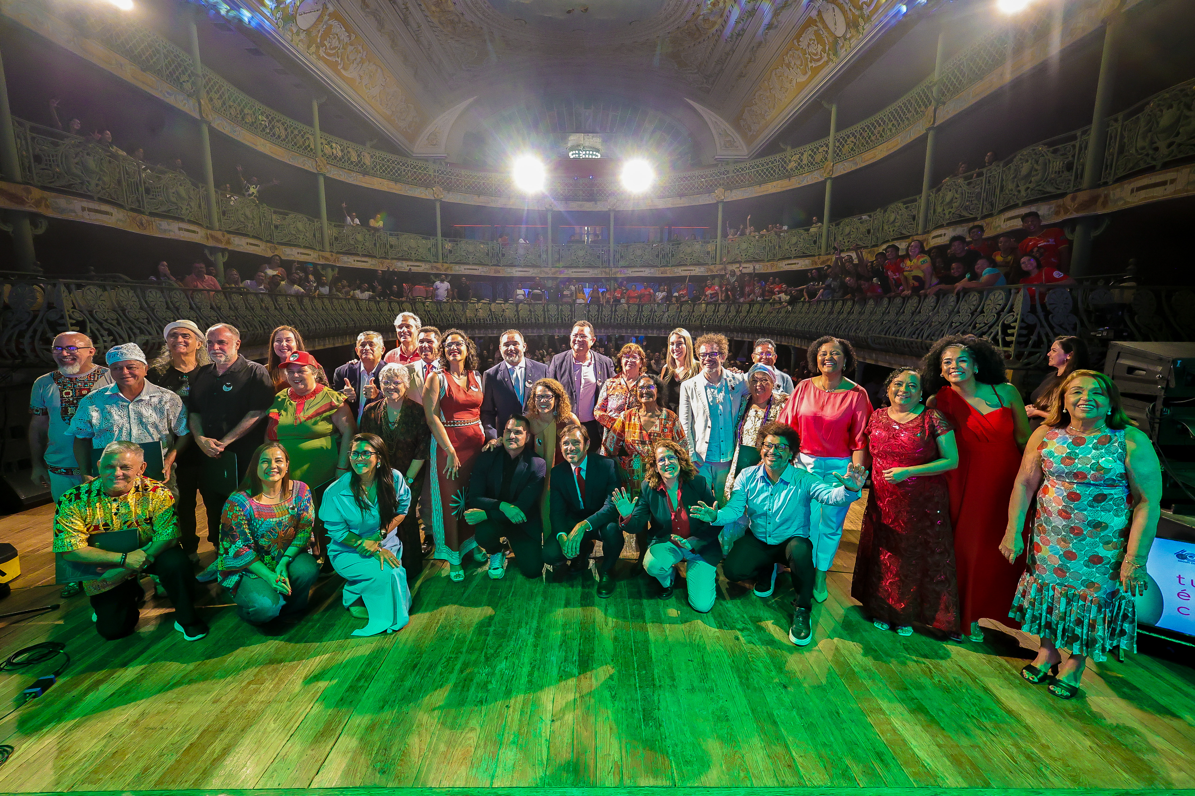 Artistas, trabalhadores da cultura e servidores do órgãos foram homenageados na sessão solene