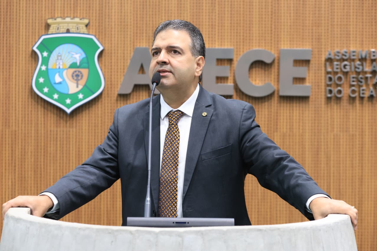 Deputado Felipe Mota (PSDB)