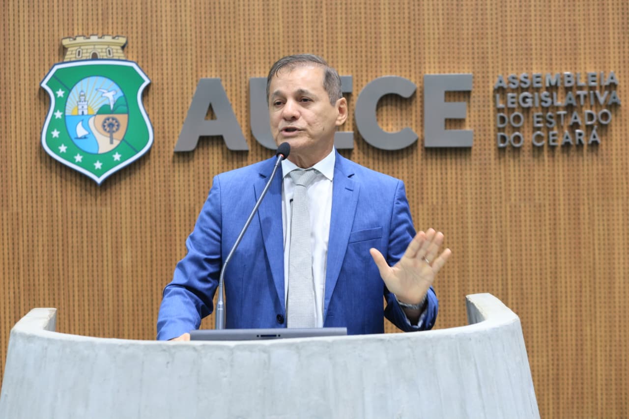 Deputado Firmo Camurça (PSD)