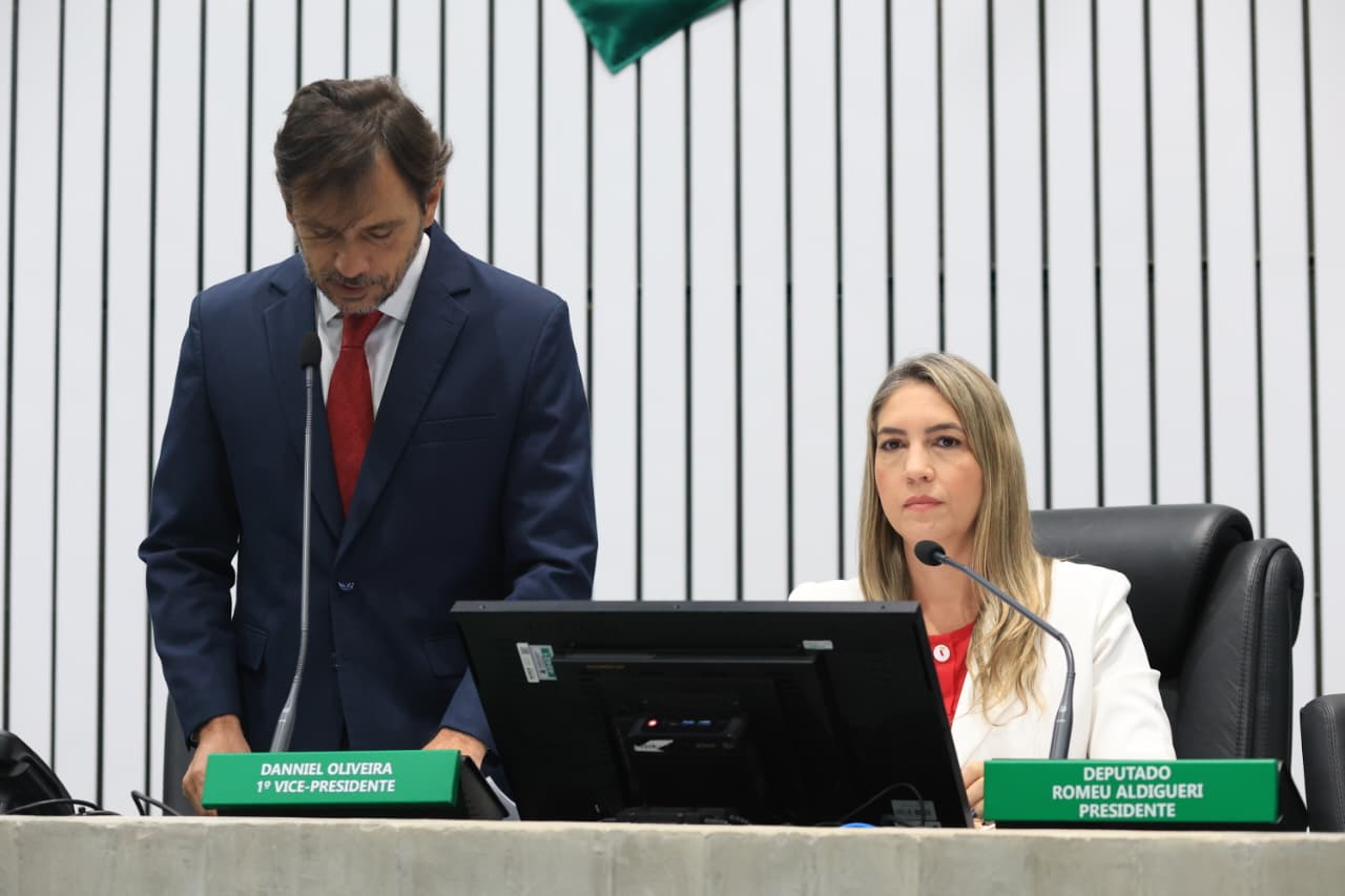 A leitura das matérias foi realizada pelo deputado Guilherme Sampaio (PT)