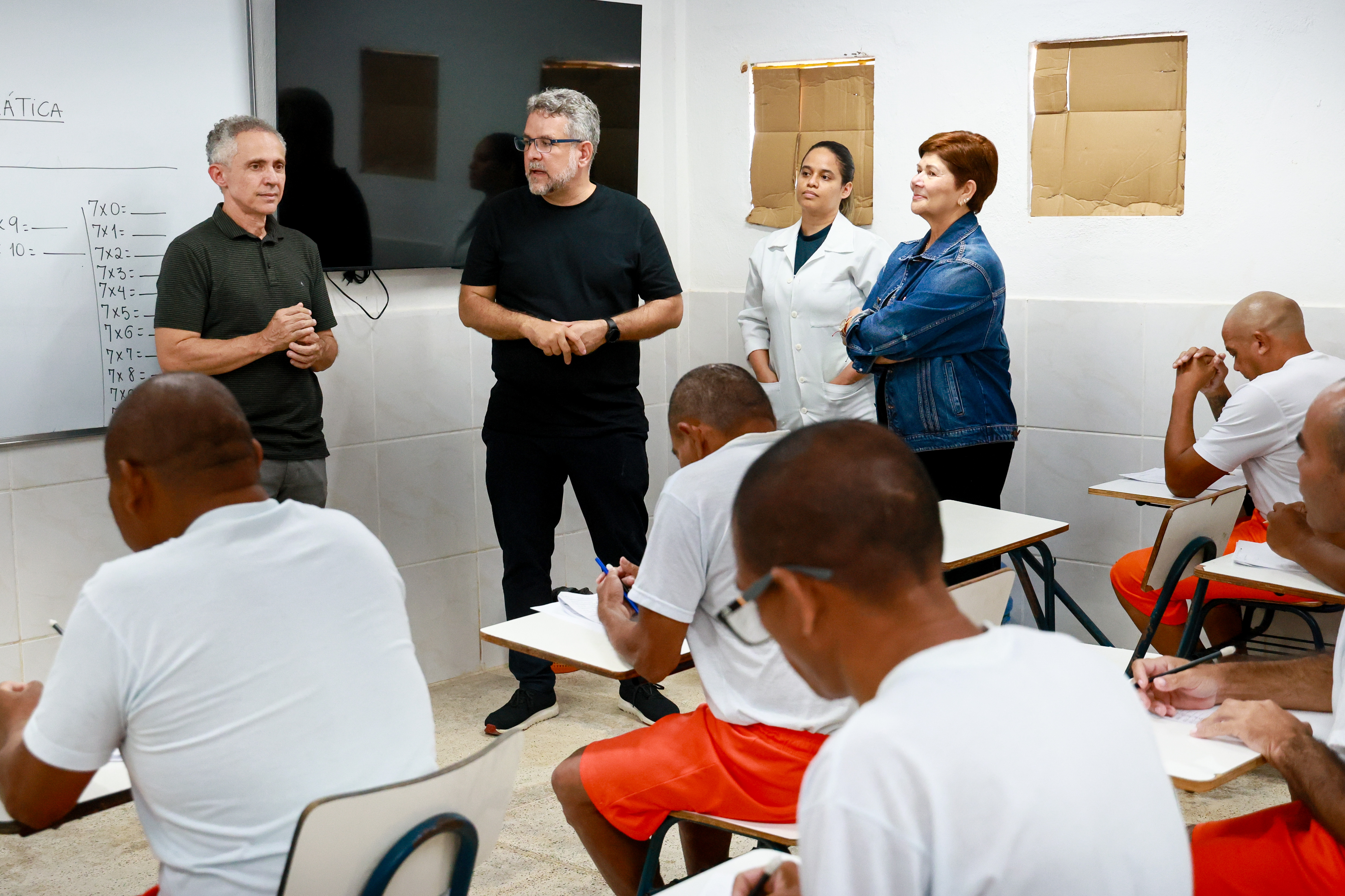 Visita técnica da Alece à visita técnica à Unidade Prisional Professor José Sobreira de Amorim