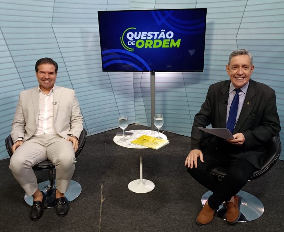 Deputado Bruno Pedrosa ao lado do jornalista Renato Abreu