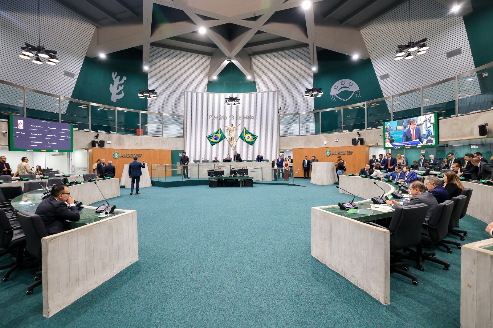 Rodovias, gestão estadual e licitação em Sobral marcam os debates desta quarta